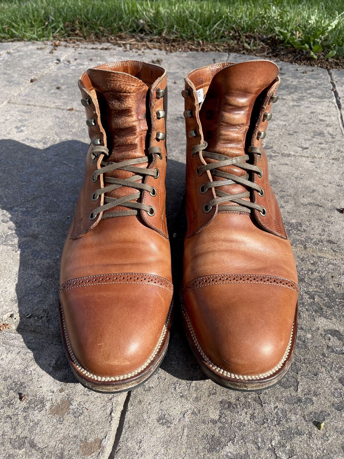 Photo by patinathunderdome on April 4, 2022 of the Viberg Service Boot in Maryam Used Cuoio Vitello Calf.