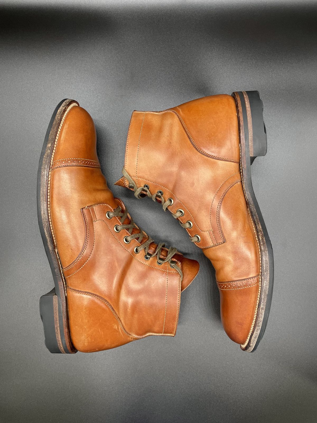 Photo by patinathunderdome on May 2, 2022 of the Viberg Service Boot in Maryam Used Cuoio Vitello Calf.