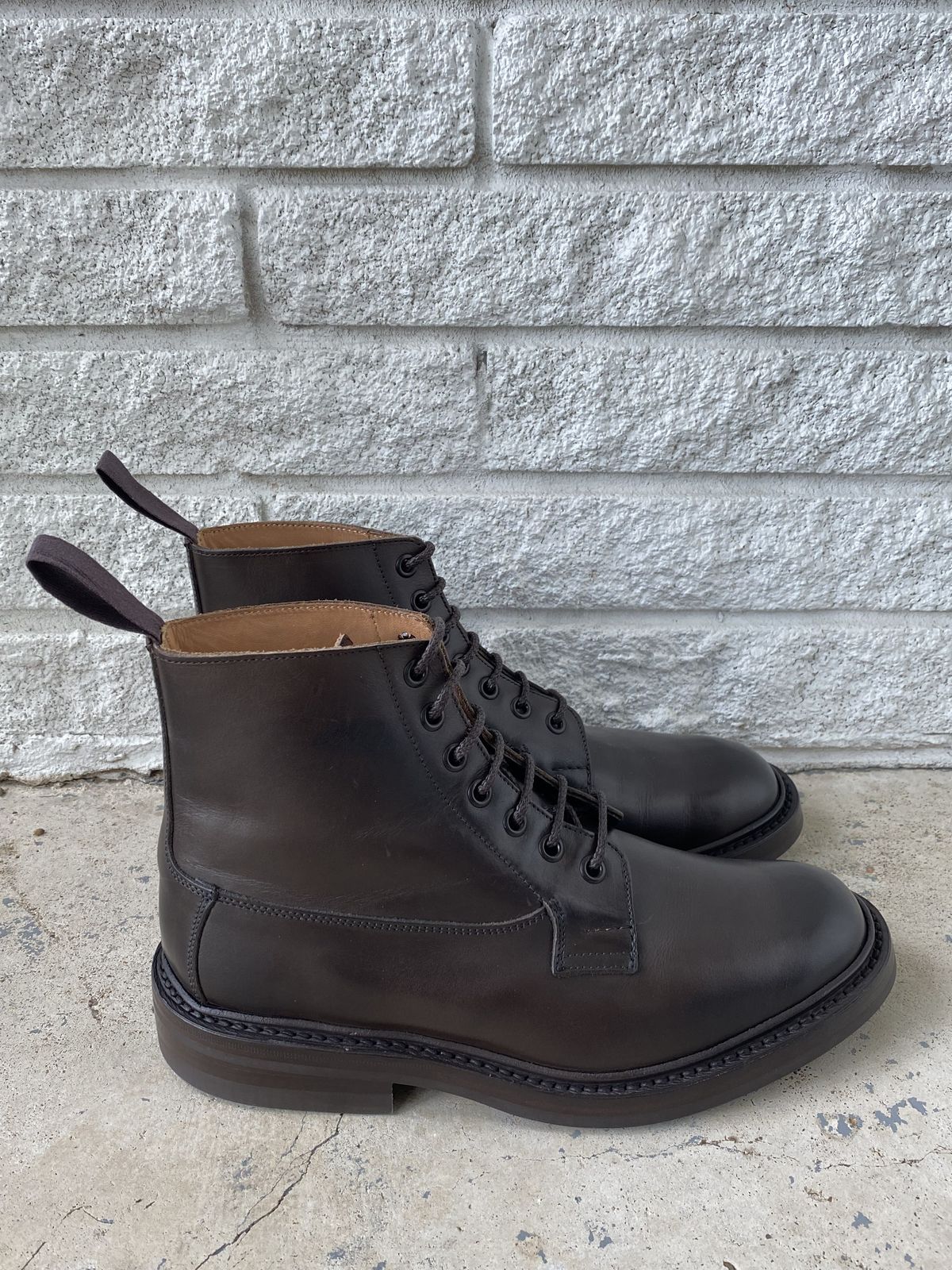 Photo by patinathunderdome on November 3, 2021 of the Tricker's Burford Plain Derby Boot in Espresso Burnished Calf.
