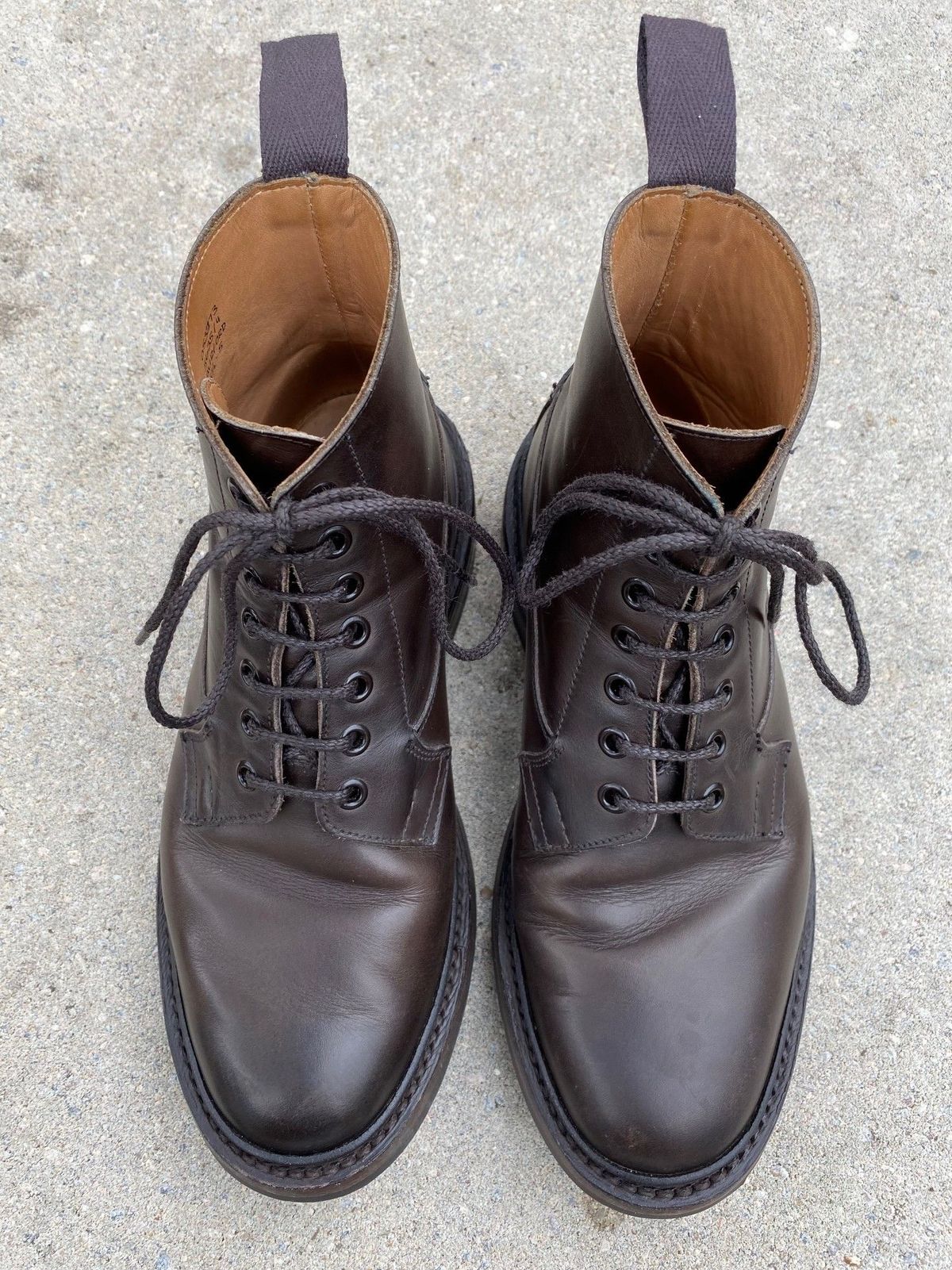 Photo by patinathunderdome on December 5, 2021 of the Tricker's Burford Plain Derby Boot in Espresso Burnished Calf.
