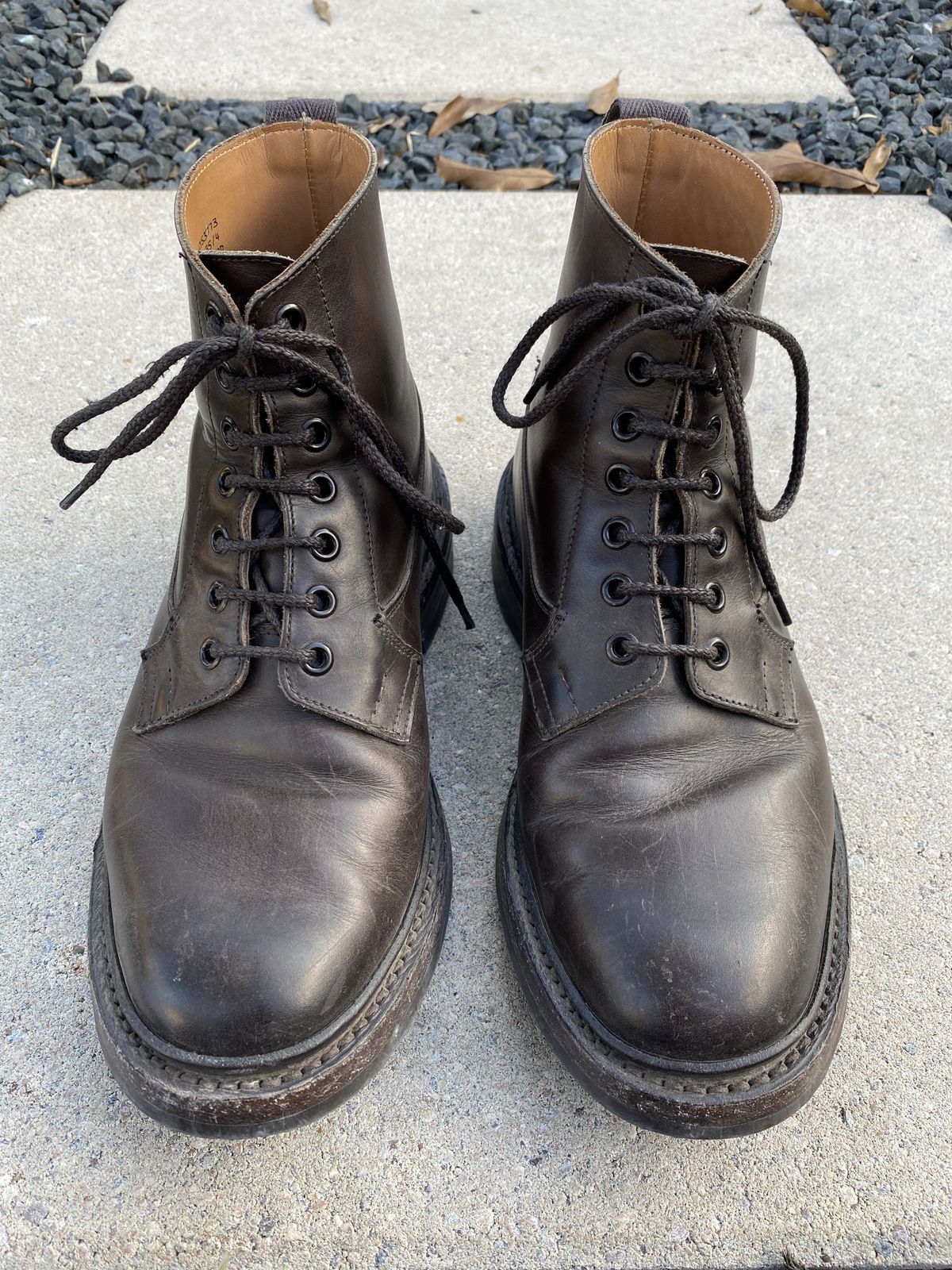 Photo by patinathunderdome on January 1, 2022 of the Tricker's Burford Plain Derby Boot in Espresso Burnished Calf.