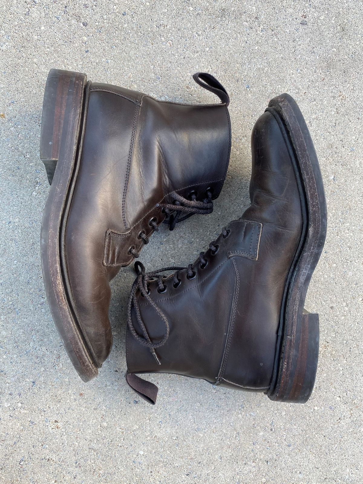 Photo by patinathunderdome on January 1, 2022 of the Tricker's Burford Plain Derby Boot in Espresso Burnished Calf.
