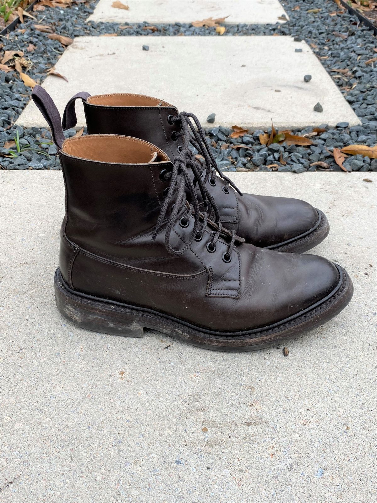 Photo by patinathunderdome on February 4, 2022 of the Tricker's Burford Plain Derby Boot in Espresso Burnished Calf.