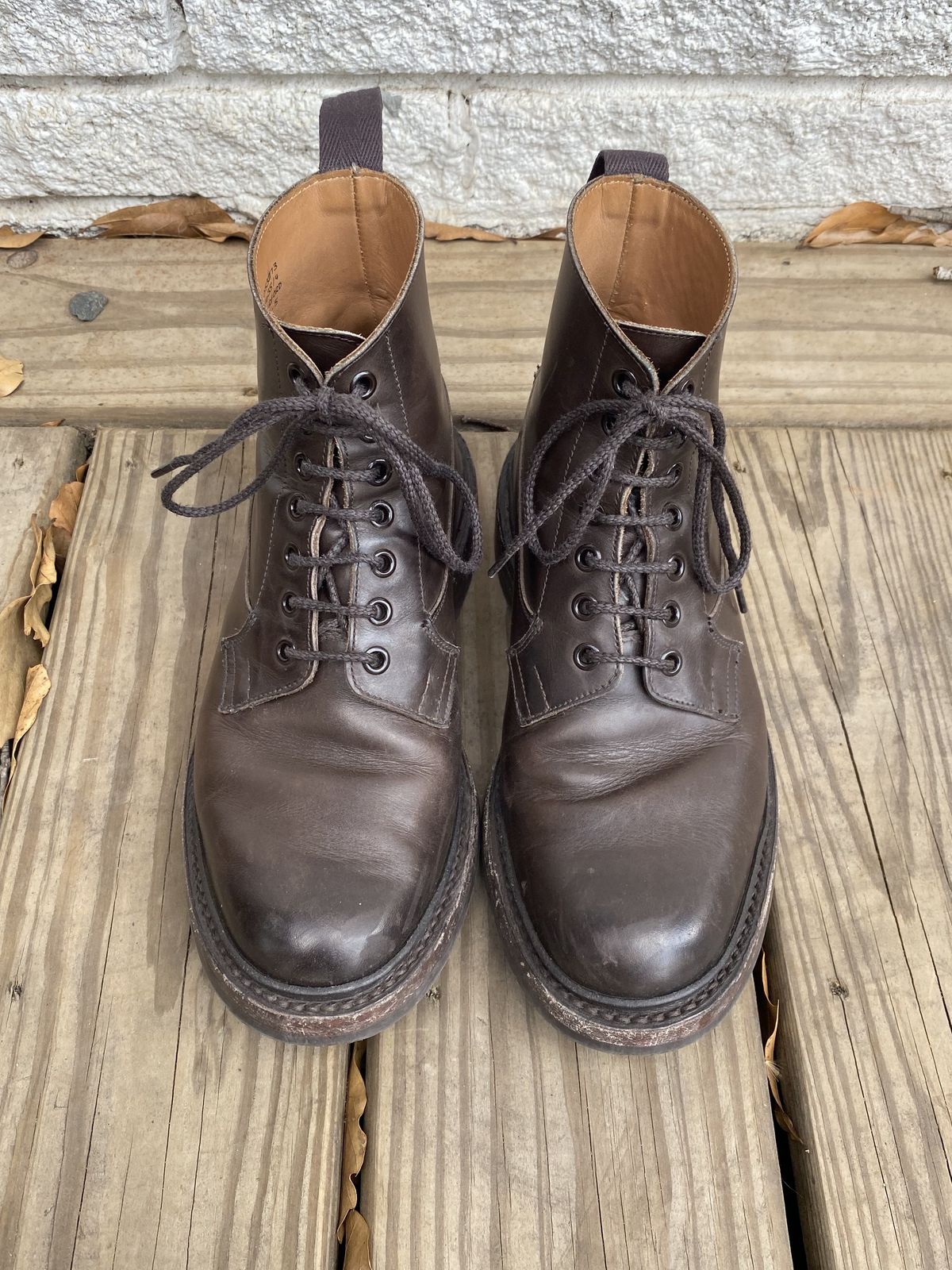 Photo by patinathunderdome on March 5, 2022 of the Tricker's Burford Plain Derby Boot in Espresso Burnished Calf.