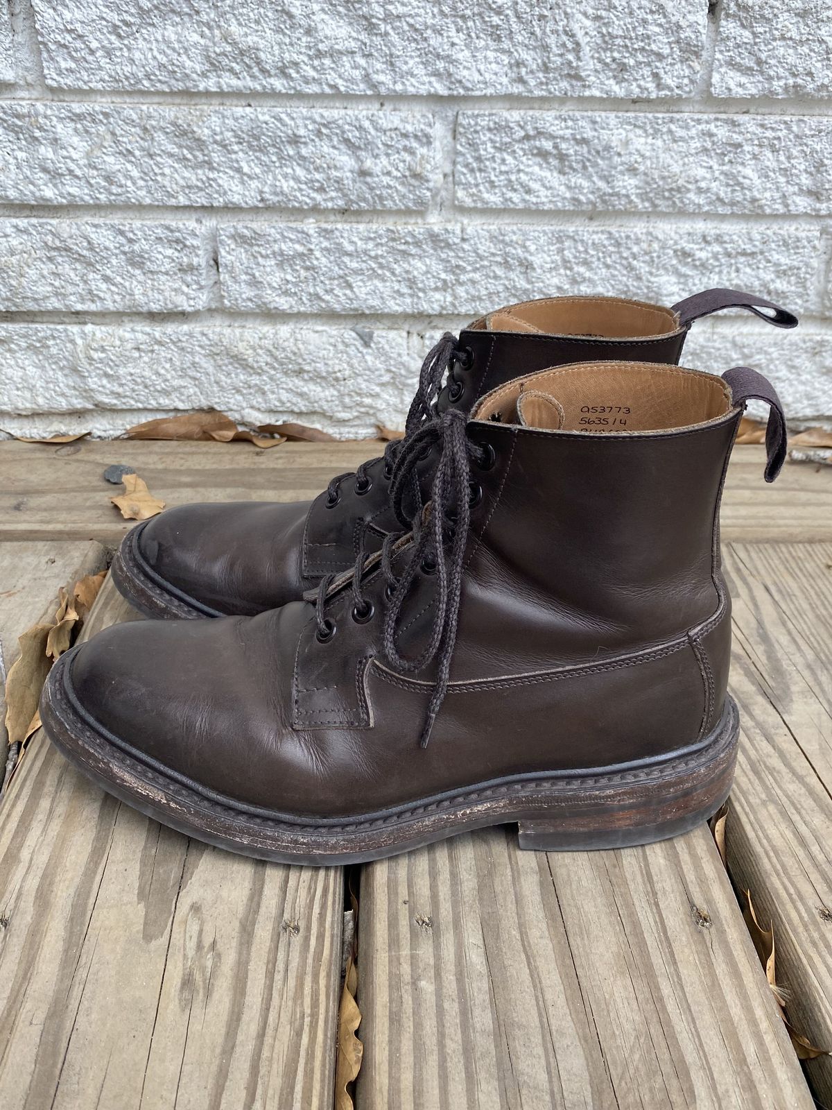 Photo by patinathunderdome on March 5, 2022 of the Tricker's Burford Plain Derby Boot in Espresso Burnished Calf.