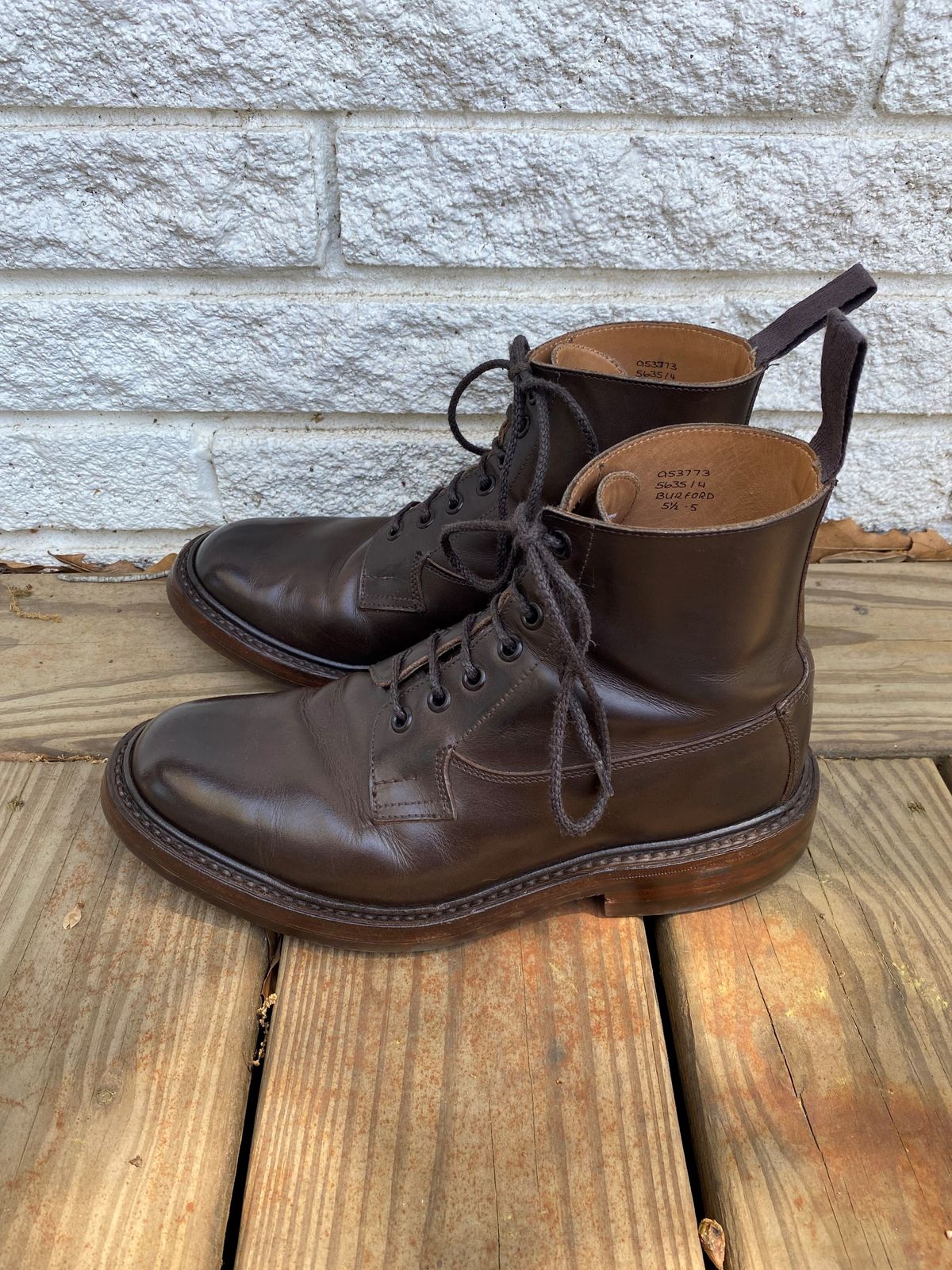 Photo by patinathunderdome on April 1, 2022 of the Tricker's Burford Plain Derby Boot in Espresso Burnished Calf.