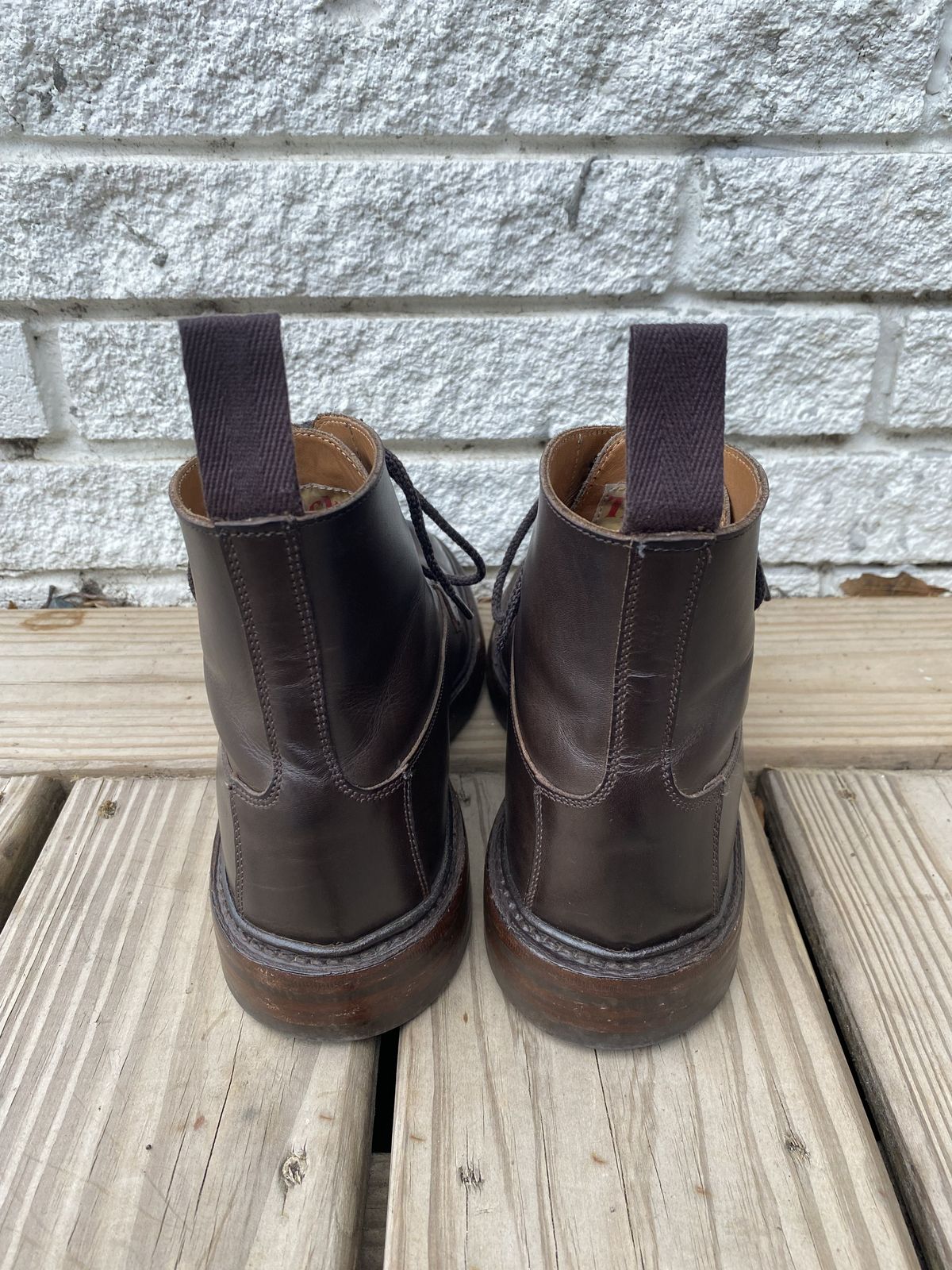 Photo by patinathunderdome on May 5, 2022 of the Tricker's Burford Plain Derby Boot in Espresso Burnished Calf.