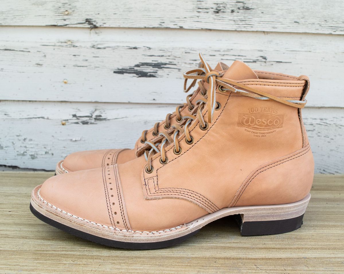 Photo by patinathunderdome on October 1, 2021 of the Wesco Hendrik in Horween Natural Essex.