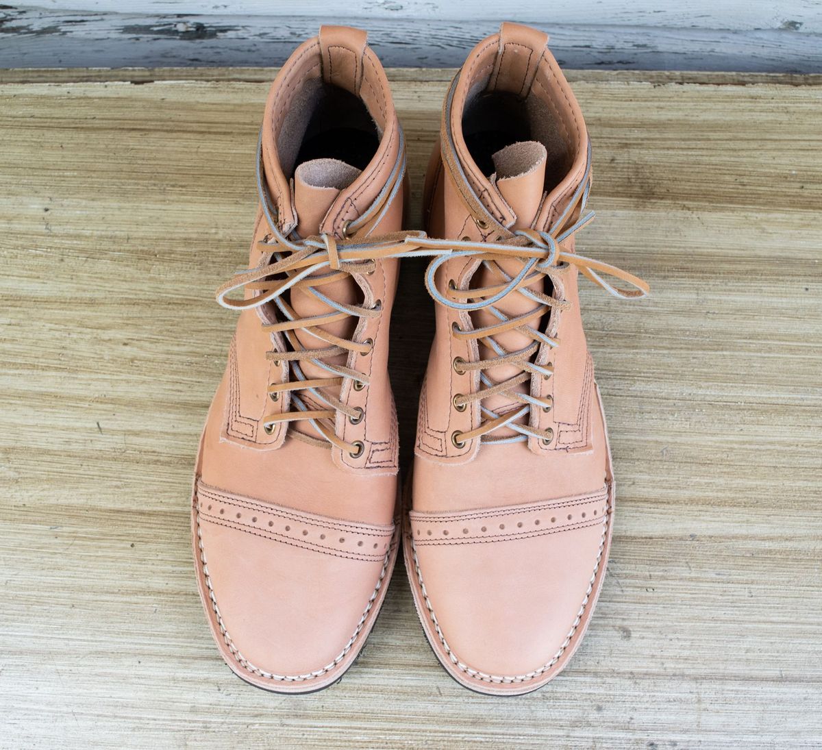 Photo by patinathunderdome on October 1, 2021 of the Wesco Hendrik in Horween Natural Essex.