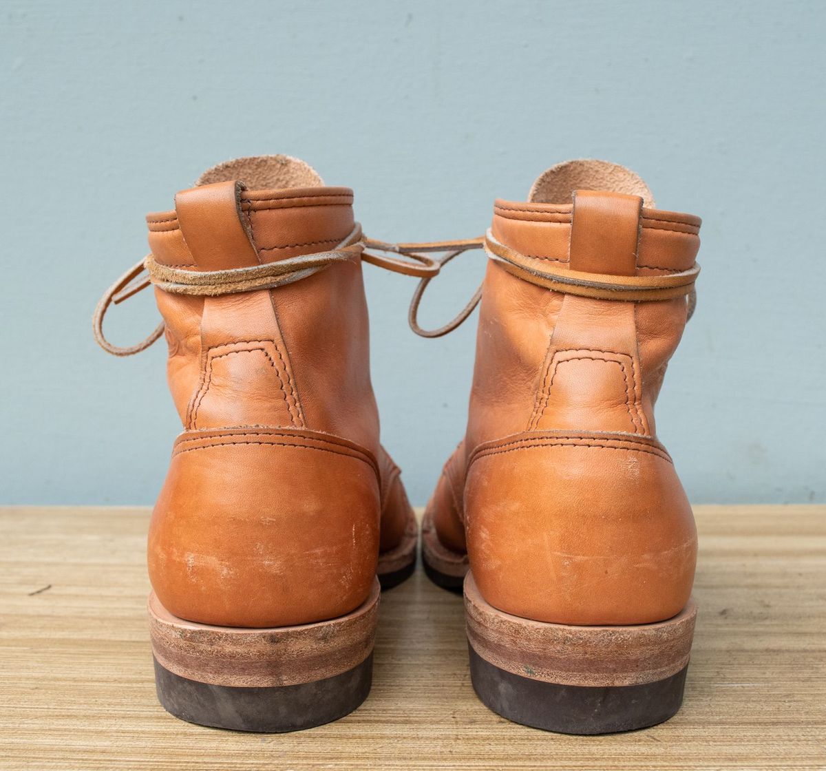 Photo by patinathunderdome on November 3, 2021 of the Wesco Hendrik in Horween Natural Essex.