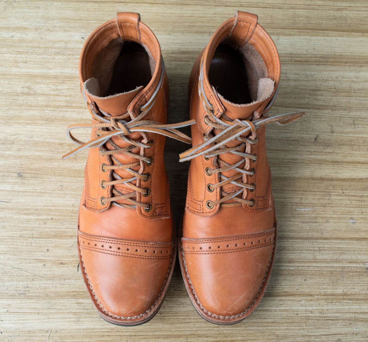 Photo by patinathunderdome on November 3, 2021 of the Wesco Hendrik in Horween Natural Essex.