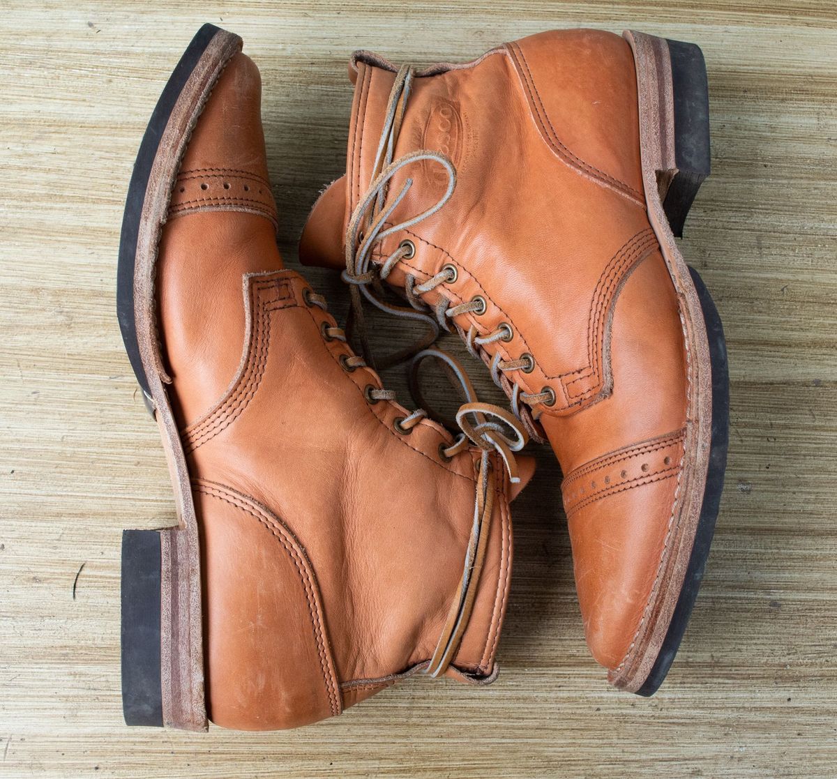 Photo by patinathunderdome on November 3, 2021 of the Wesco Hendrik in Horween Natural Essex.