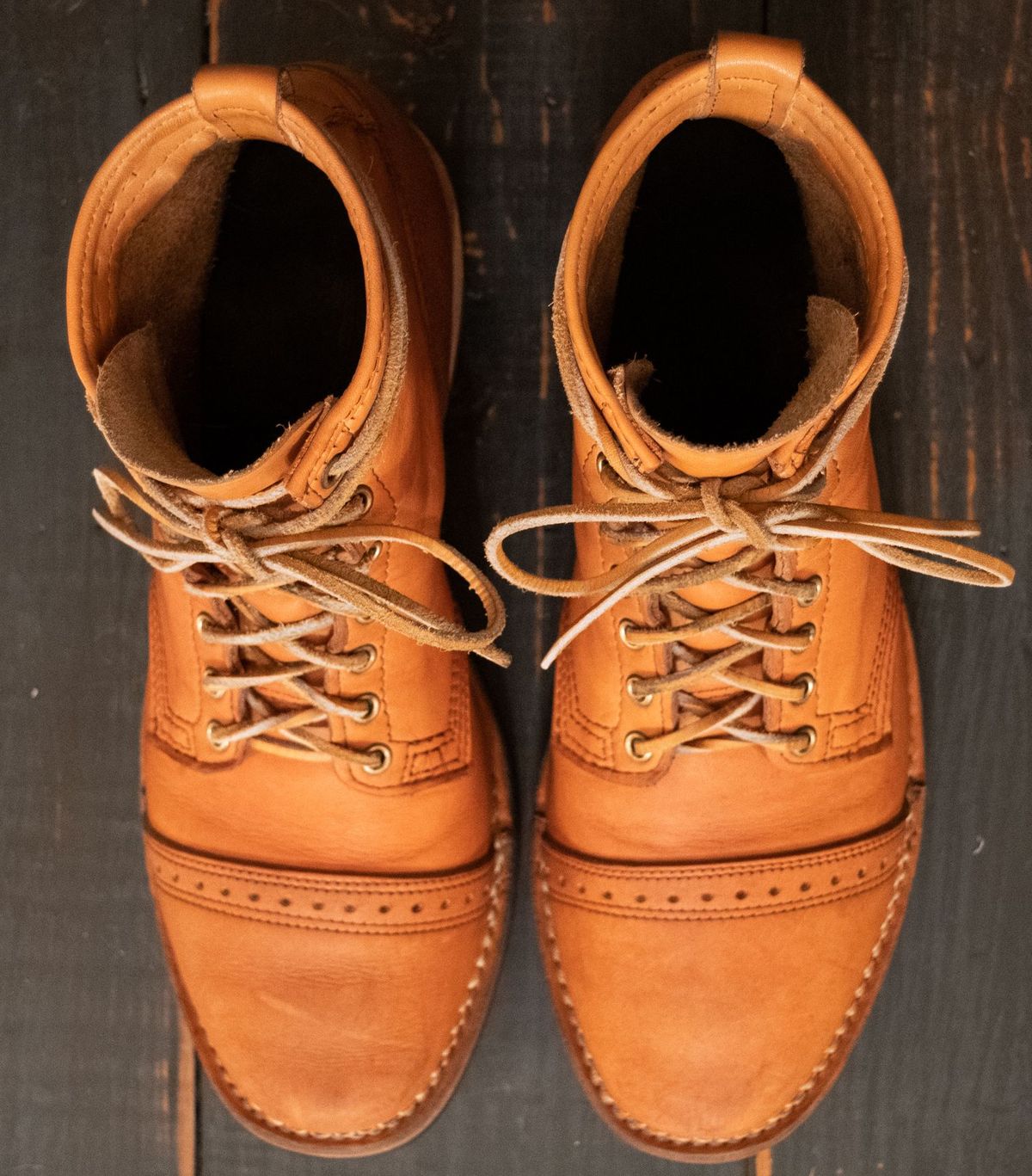 Photo by patinathunderdome on January 6, 2022 of the Wesco Hendrik in Horween Natural Essex.