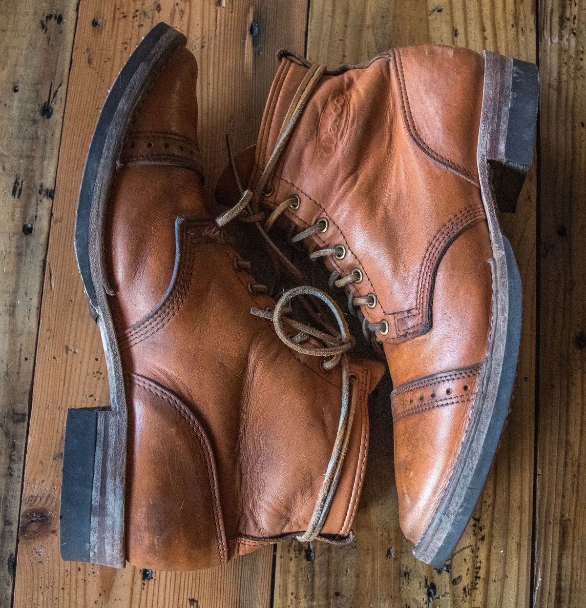 Photo by patinathunderdome on February 6, 2022 of the Wesco Hendrik in Horween Natural Essex.