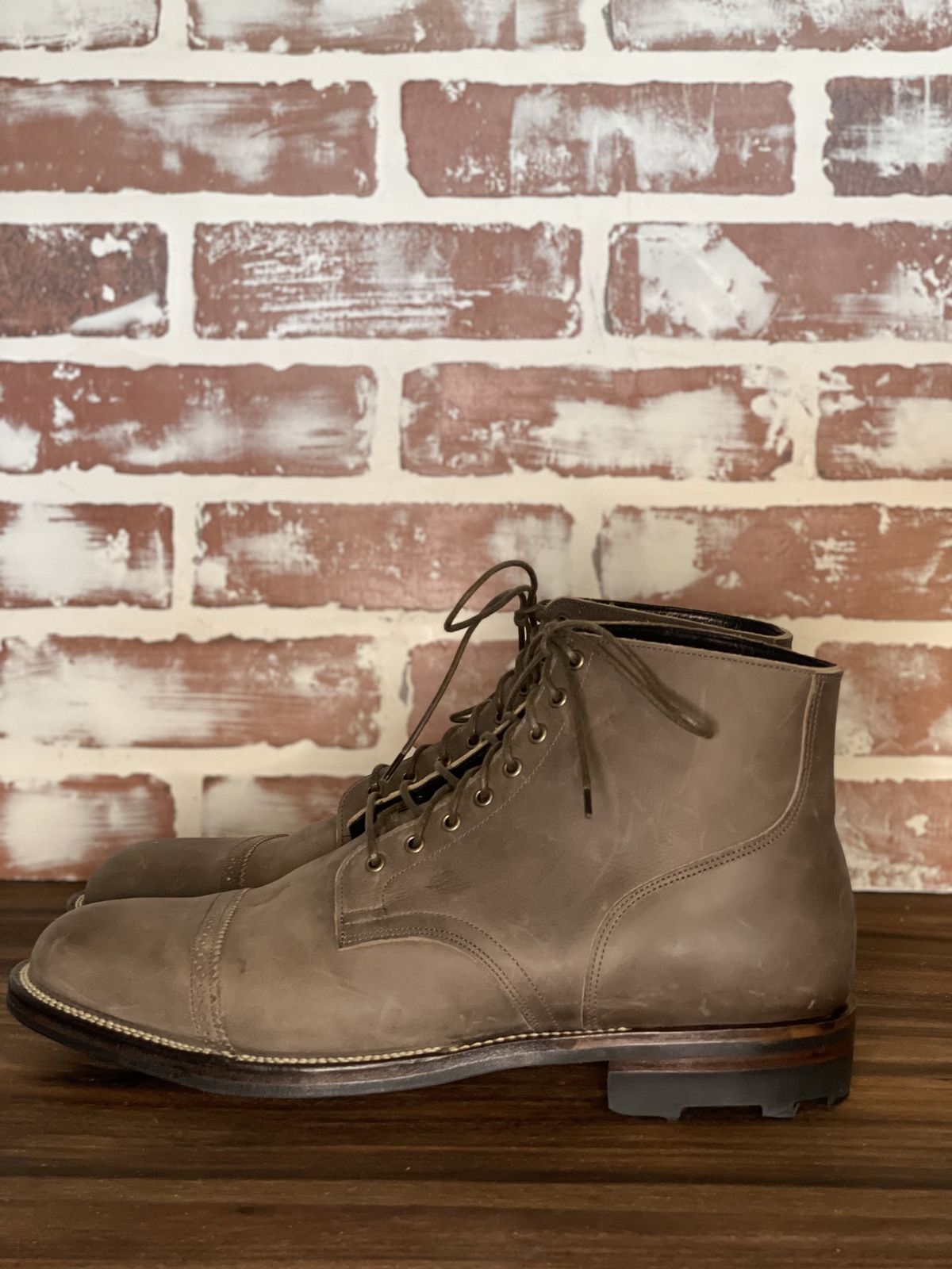 Photo by patinathunderdome on October 1, 2021 of the Viberg Service Boot in Maryam 1071 Port Vitello Calf.