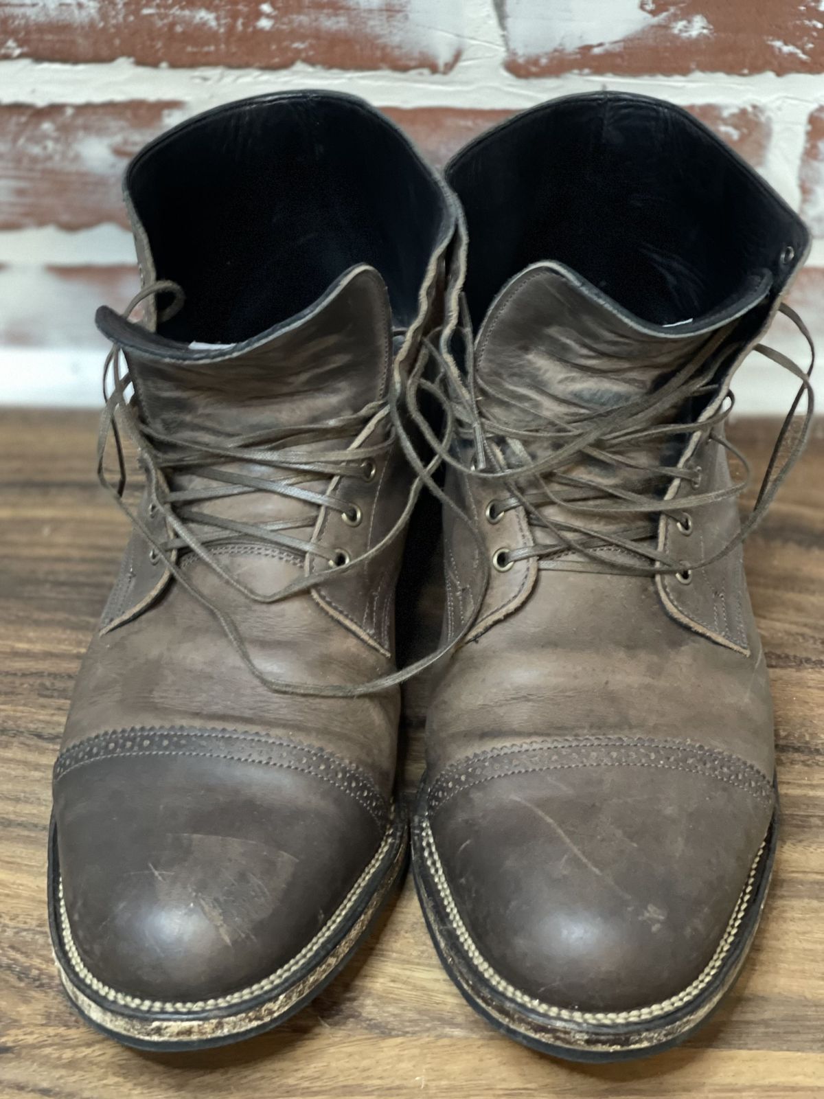 Photo by patinathunderdome on December 2, 2021 of the Viberg Service Boot in Maryam 1071 Port Vitello Calf.