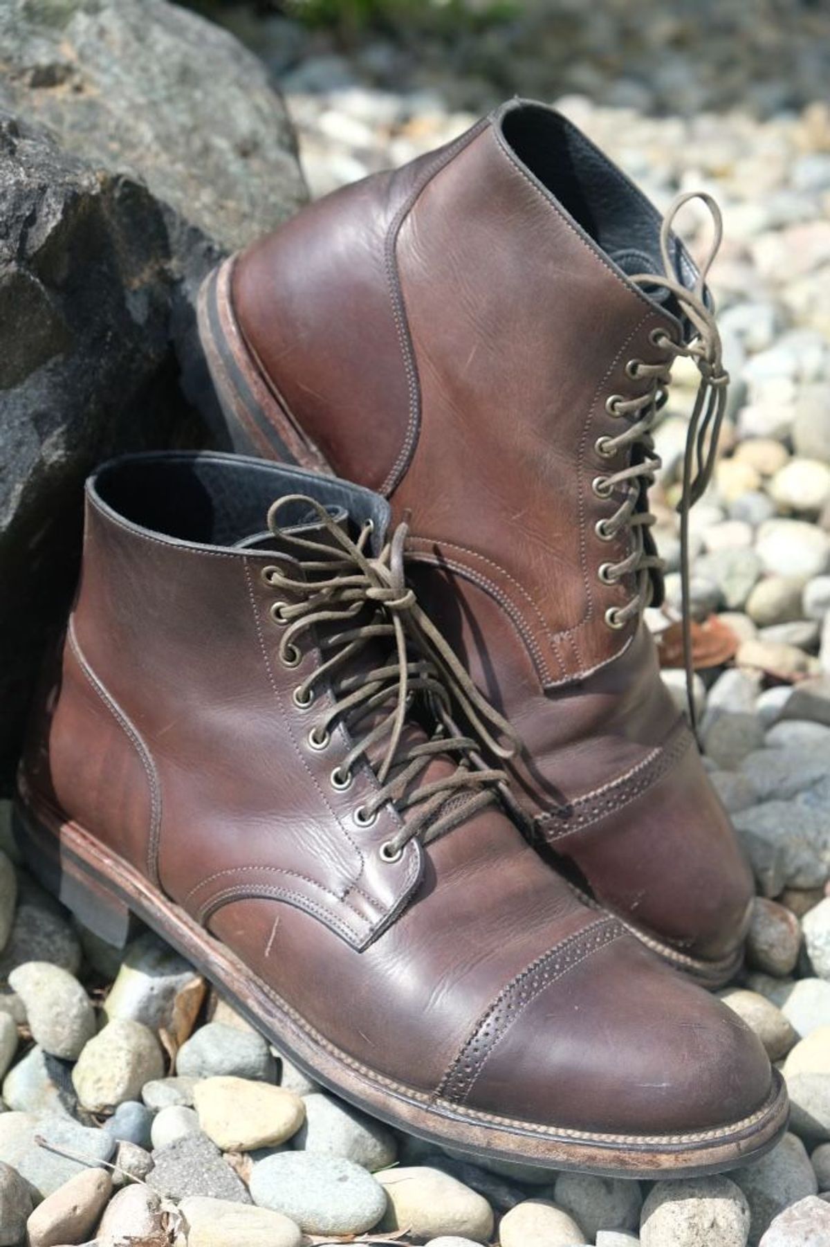 Photo by patinathunderdome on May 2, 2022 of the Viberg Service Boot in Maryam 1071 Port Vitello Calf.