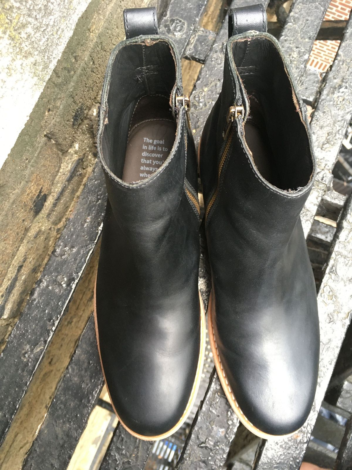 Photo by patinathunderdome on October 5, 2021 of the HELM Boots The Pablo in B' Leather Black Balthazar.