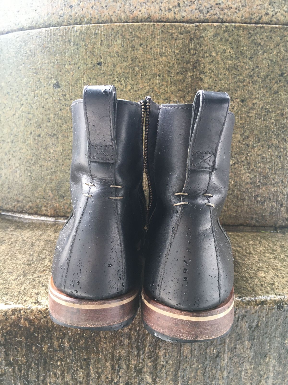 Photo by patinathunderdome on February 3, 2022 of the HELM Boots The Pablo in B' Leather Black Balthazar.
