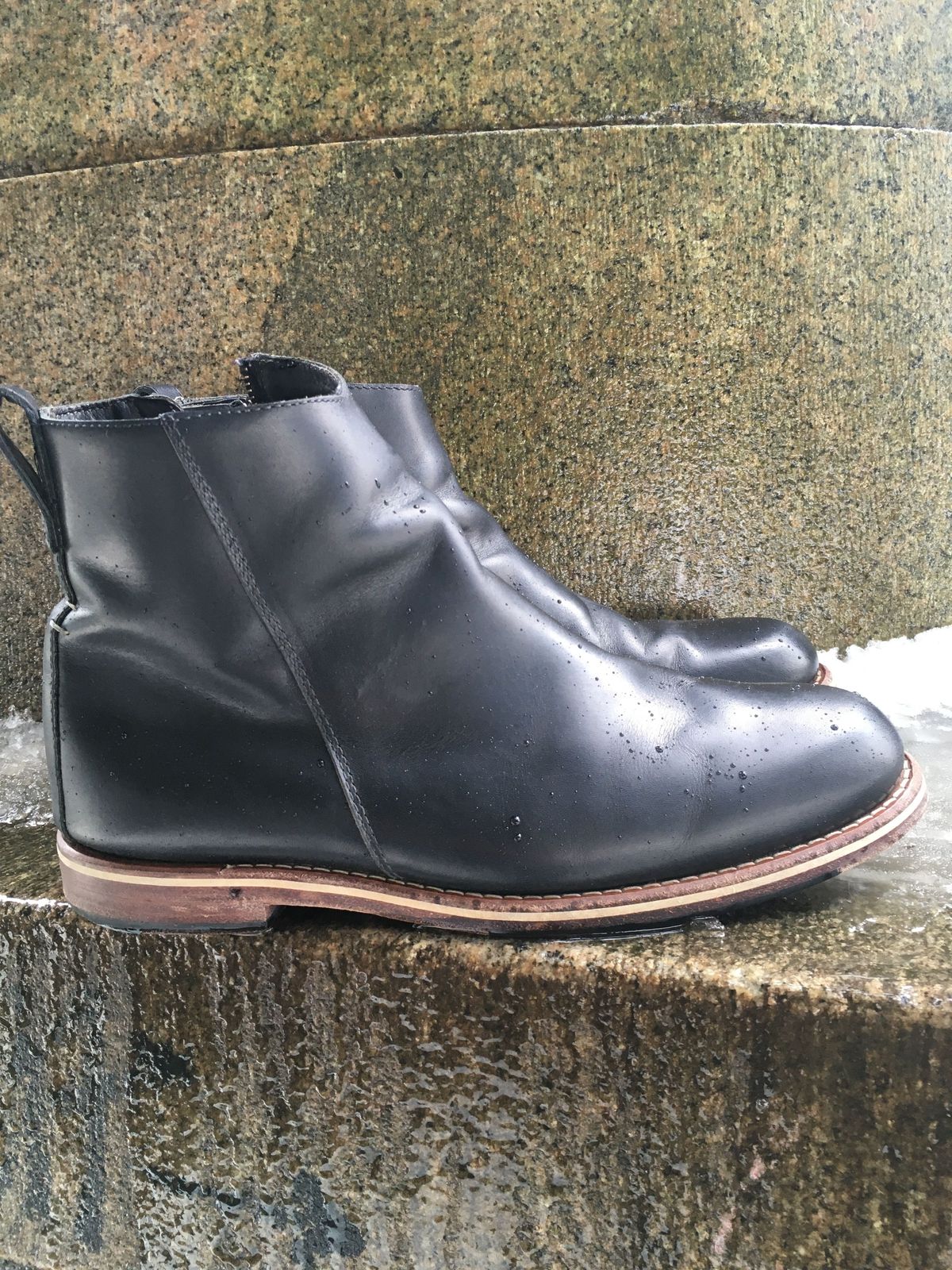 Photo by patinathunderdome on February 3, 2022 of the HELM Boots The Pablo in B' Leather Black Balthazar.