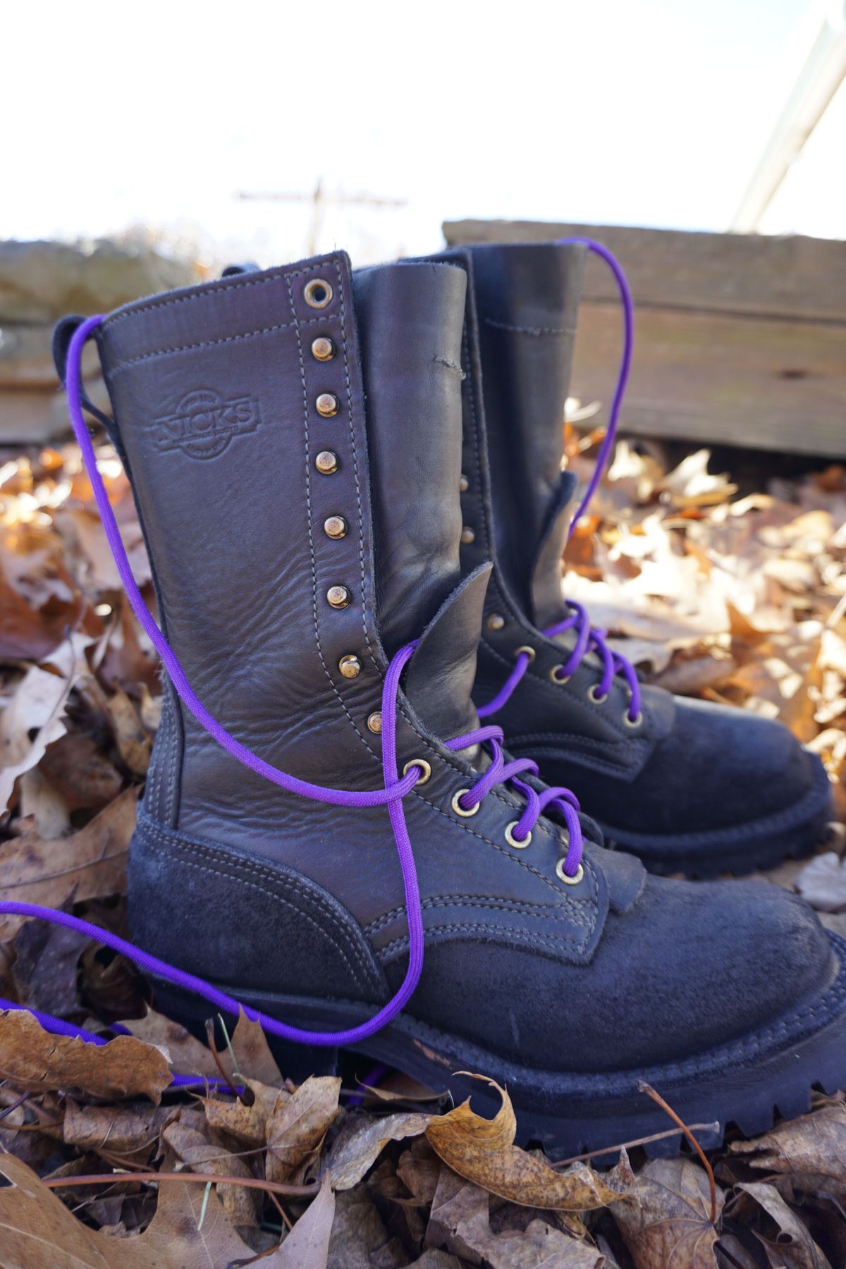 Photo by patinathunderdome on January 5, 2022 of the Nicks Hot Shot in Seidel Black Oil Tan Roughout.