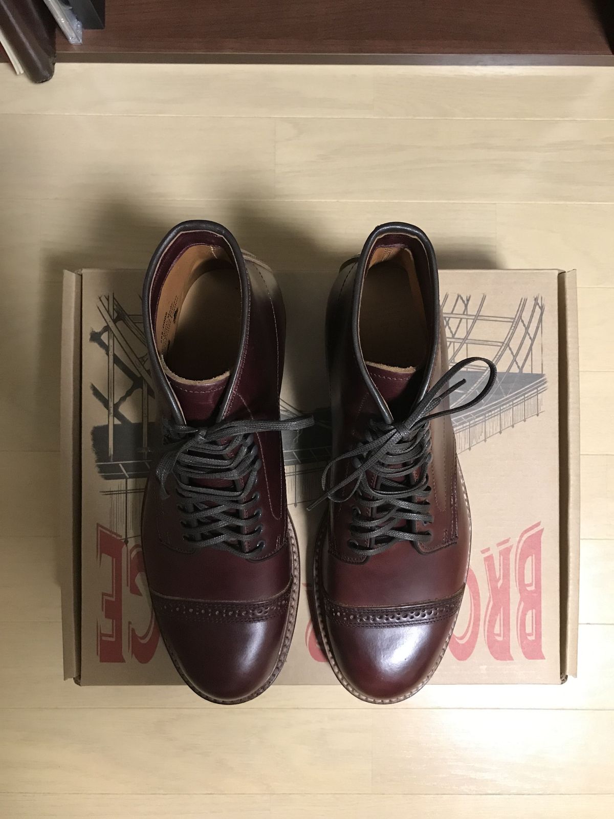 Photo by patinathunderdome on October 1, 2021 of the Brother Bridge Phillips in Horween Burgundy Chromexcel.