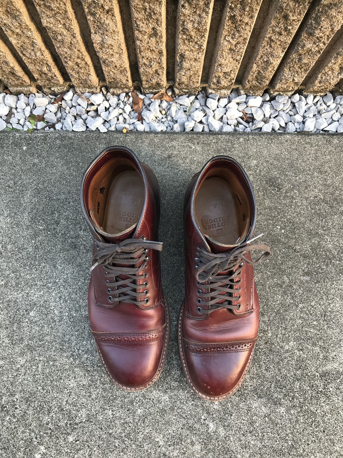 Photo by patinathunderdome on December 2, 2021 of the Brother Bridge Phillips in Horween Burgundy Chromexcel.
