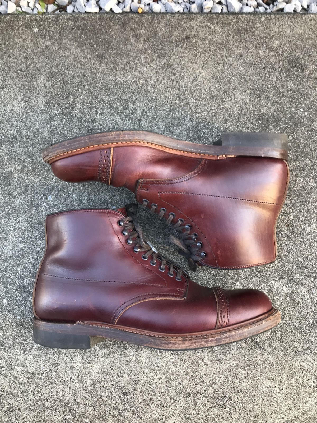 Photo by patinathunderdome on December 2, 2021 of the Brother Bridge Phillips in Horween Burgundy Chromexcel.