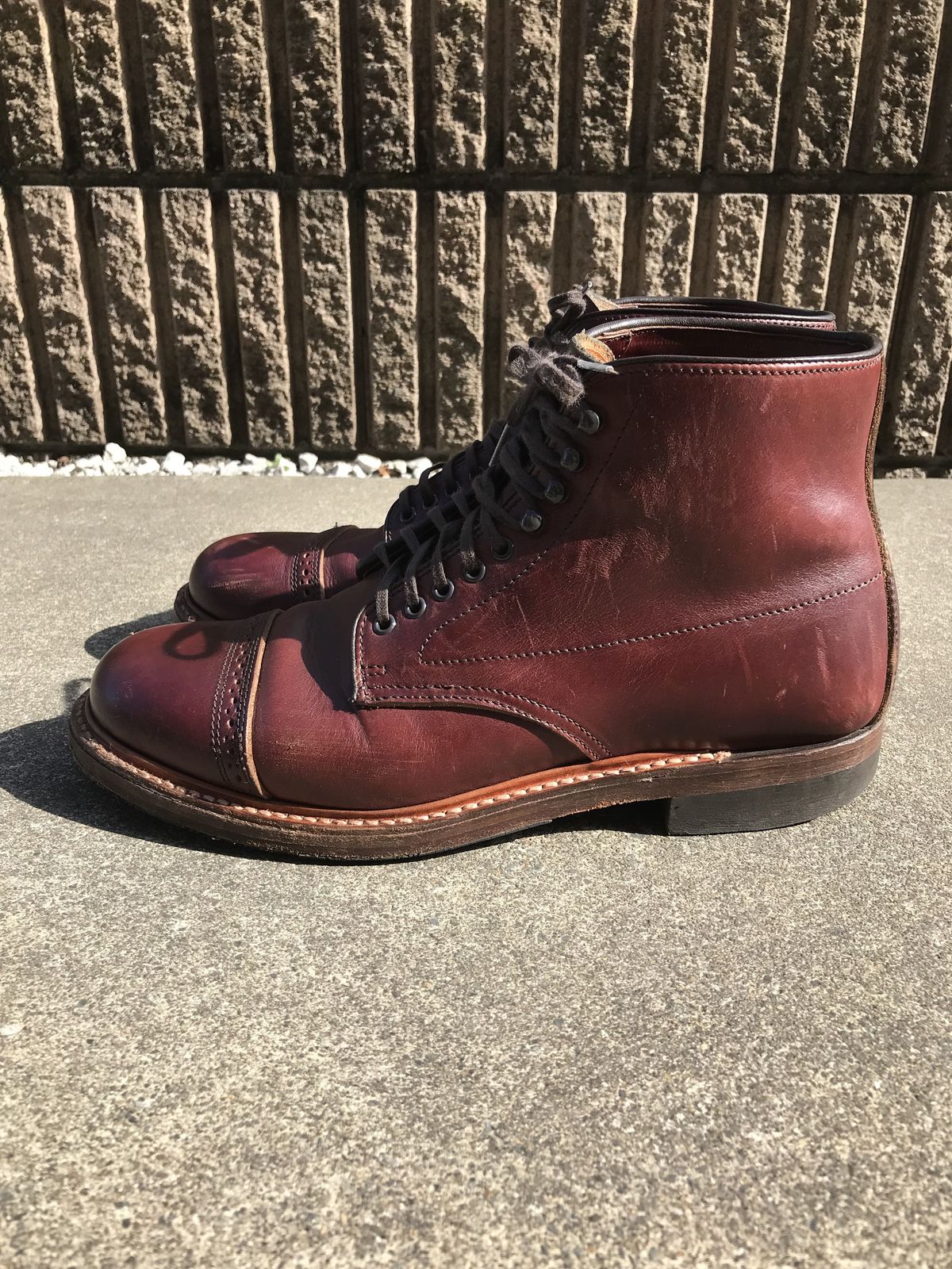Photo by patinathunderdome on February 5, 2022 of the Brother Bridge Phillips in Horween Burgundy Chromexcel.