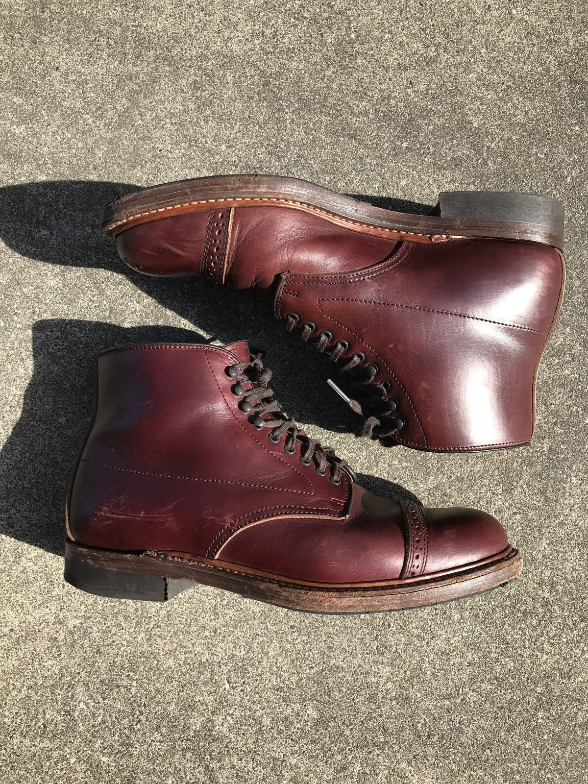 Photo by patinathunderdome on February 5, 2022 of the Brother Bridge Phillips in Horween Burgundy Chromexcel.