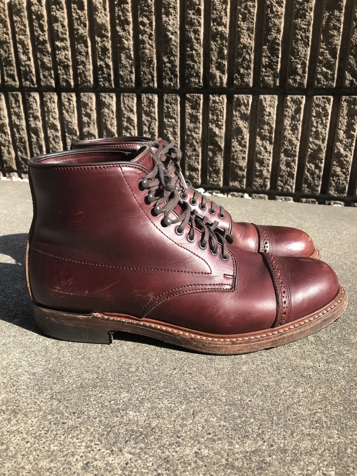 Photo by patinathunderdome on February 5, 2022 of the Brother Bridge Phillips in Horween Burgundy Chromexcel.