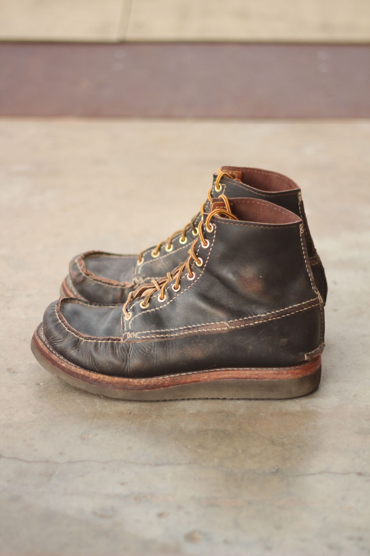 Photo by patinathunderdome on December 6, 2021 of the Self-Made in Horween Dark Brown Latigo.