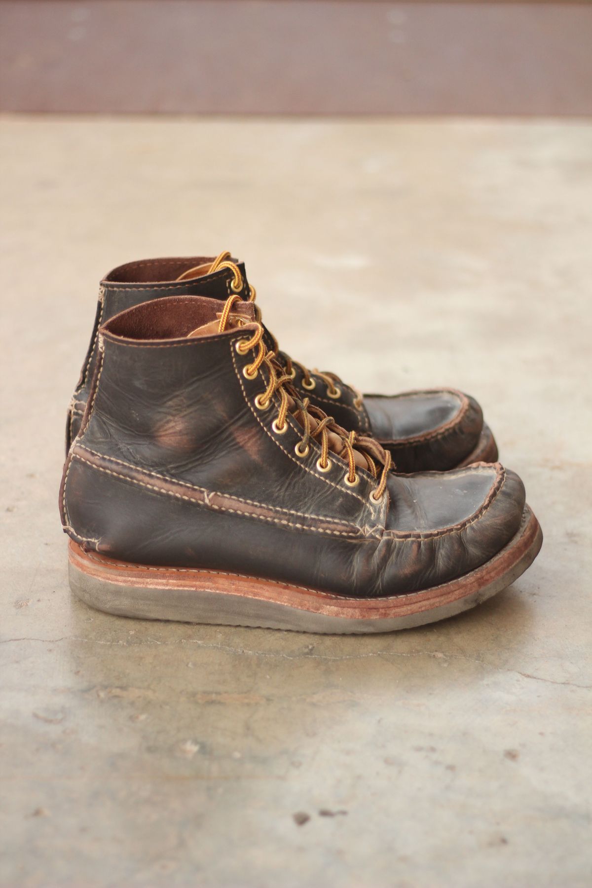 Photo by patinathunderdome on December 6, 2021 of the Self-Made in Horween Dark Brown Latigo.