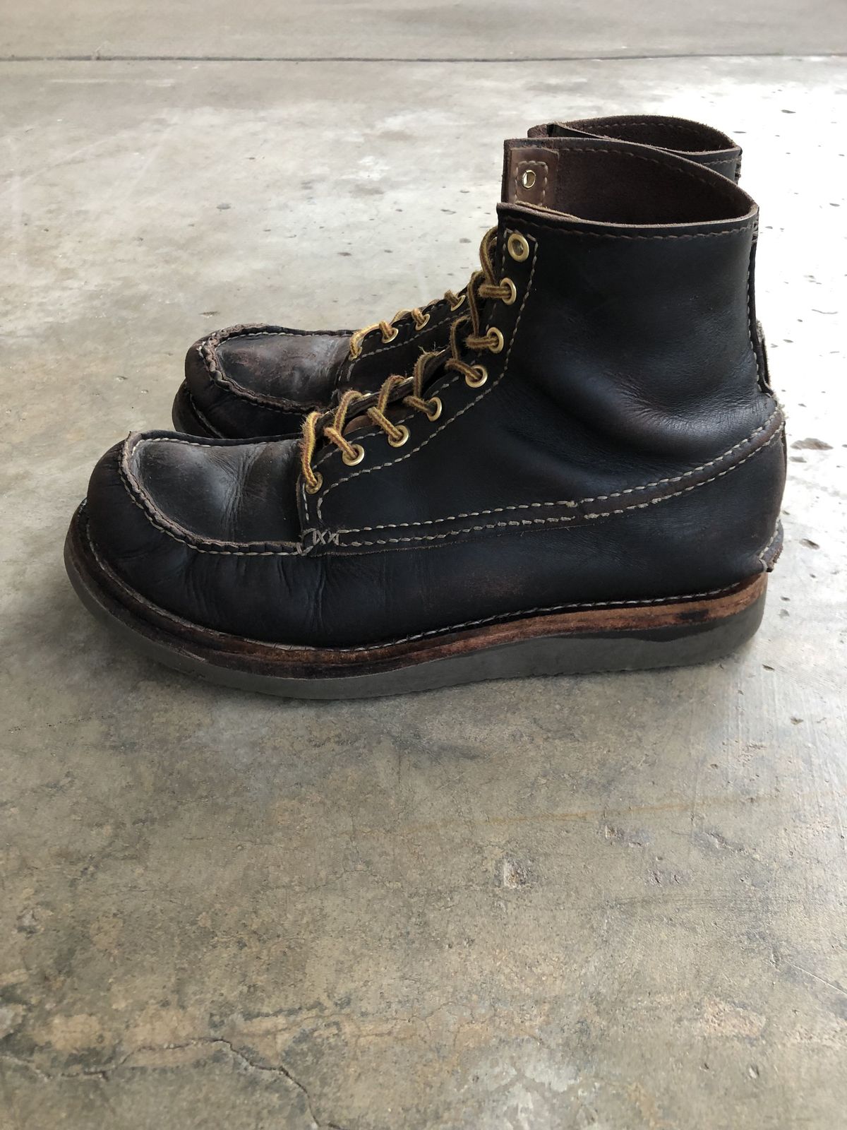 Photo by patinathunderdome on February 6, 2022 of the Self-Made in Horween Dark Brown Latigo.