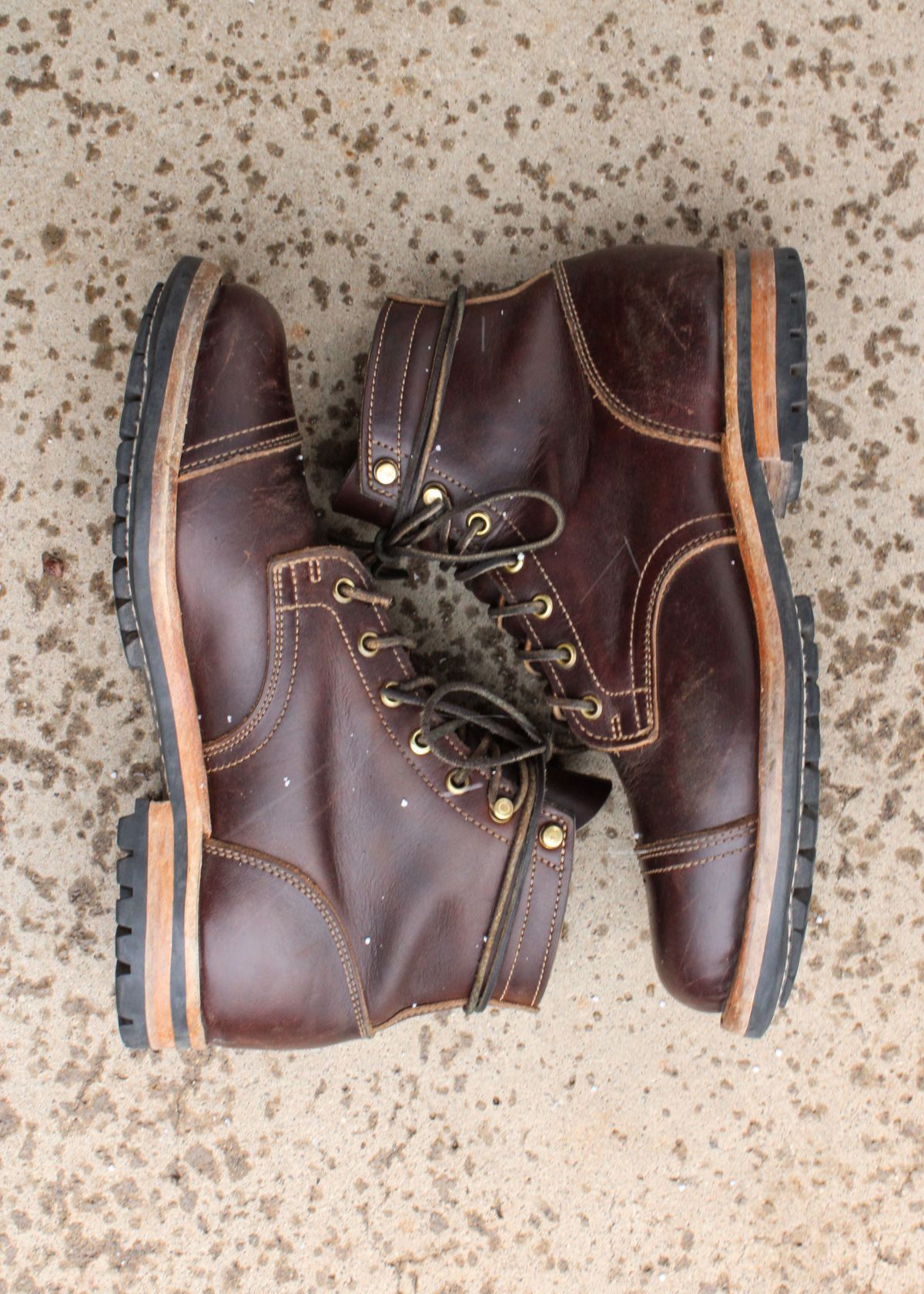 Photo by patinathunderdome on January 1, 2022 of the Truman Service Boot in Seidel Bay Double Shot.