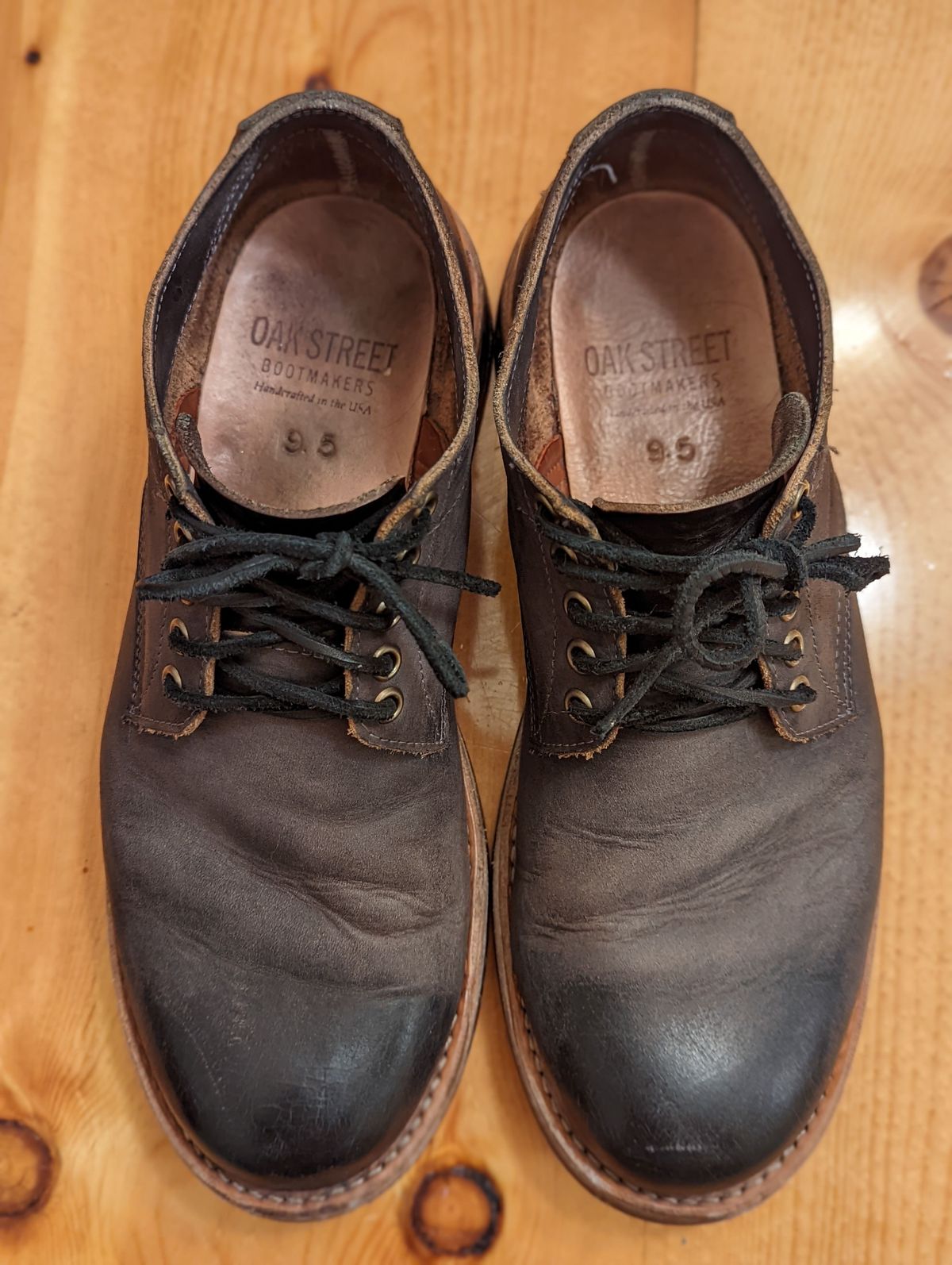 Photo by patinathunderdome on January 5, 2022 of the Oak Street Bootmakers Trench Oxford in Seidel Carbon Bark Veg Retan.