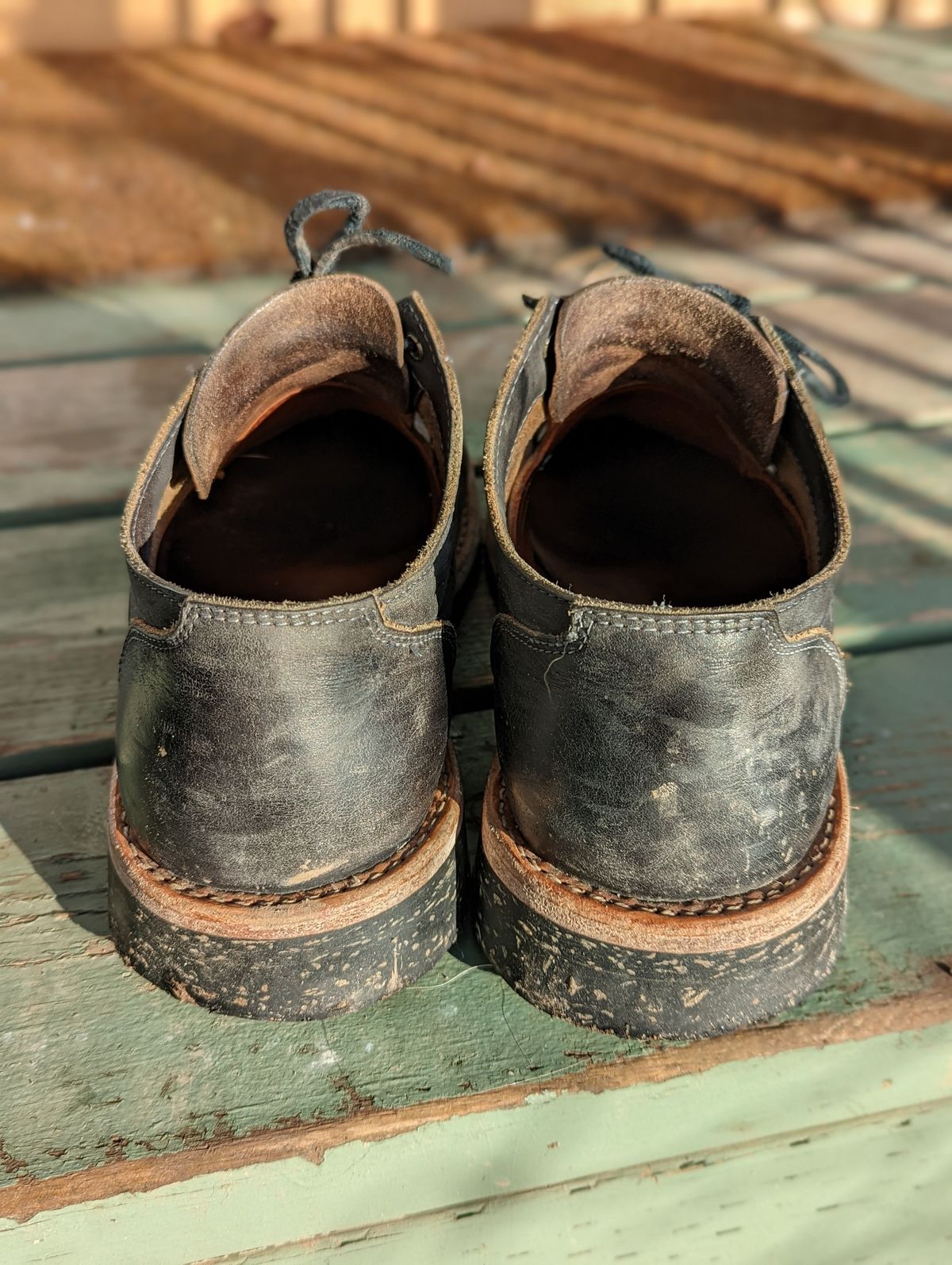 Photo by patinathunderdome on February 5, 2022 of the Oak Street Bootmakers Trench Oxford in Seidel Carbon Bark Veg Retan.
