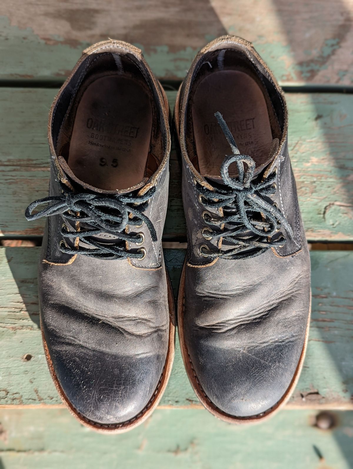 Photo by patinathunderdome on February 5, 2022 of the Oak Street Bootmakers Trench Oxford in Seidel Carbon Bark Veg Retan.