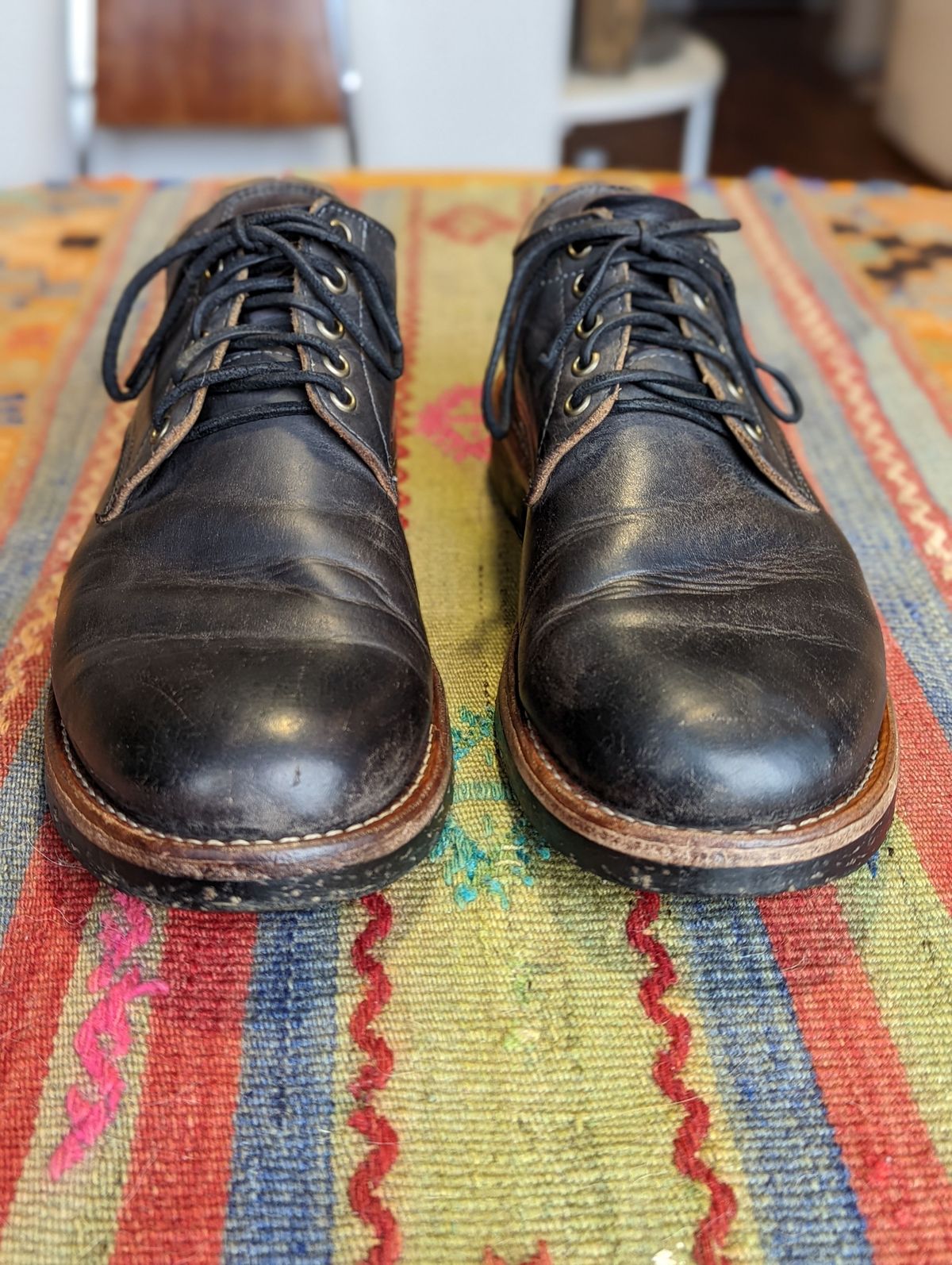 Photo by patinathunderdome on May 2, 2022 of the Oak Street Bootmakers Trench Oxford in Seidel Carbon Bark Veg Retan.