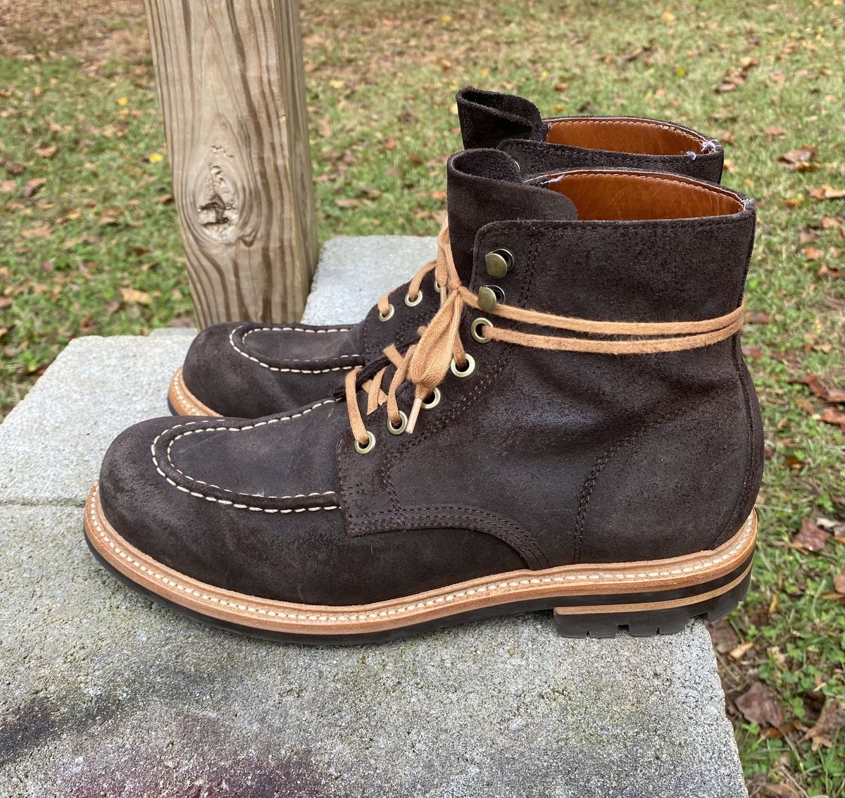 Photo by patinathunderdome on November 3, 2021 of the Grant Stone Brass Boot in C.F. Stead Earth Waxy Commander Suede.