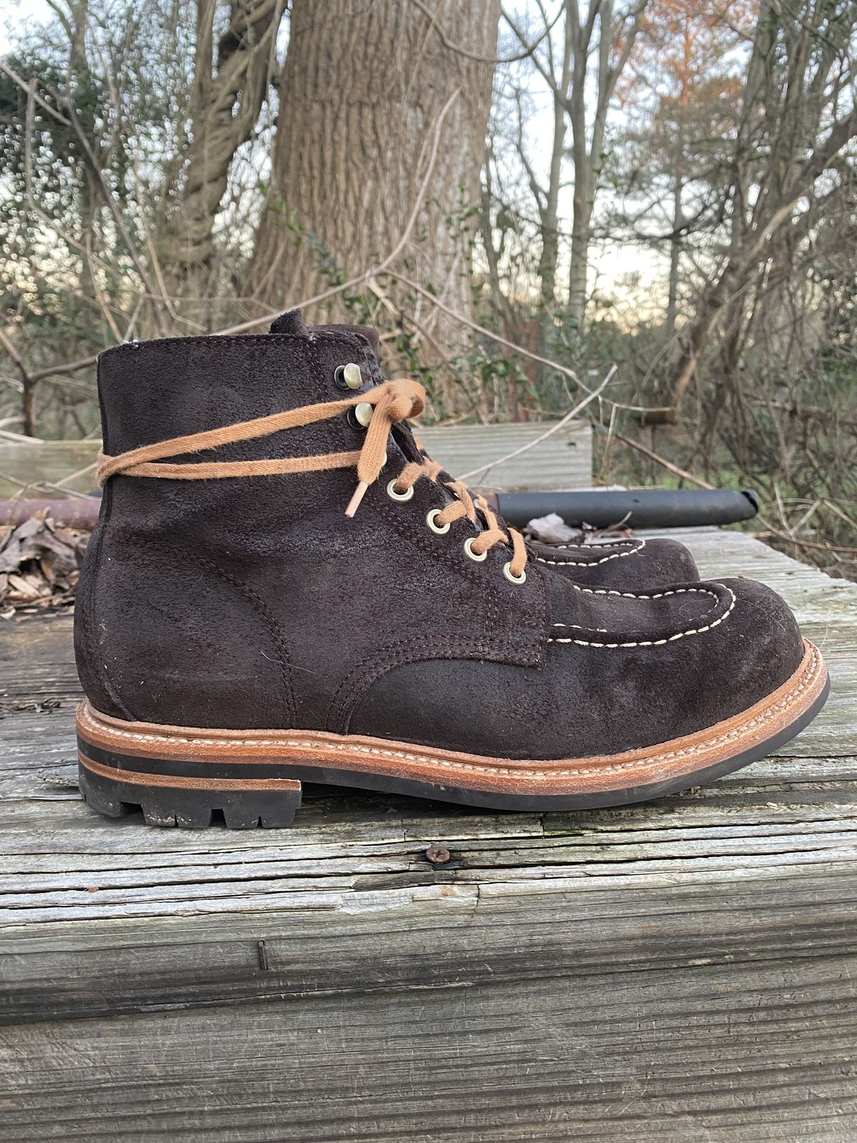 Photo by patinathunderdome on January 4, 2022 of the Grant Stone Brass Boot in C.F. Stead Earth Waxy Commander Suede.