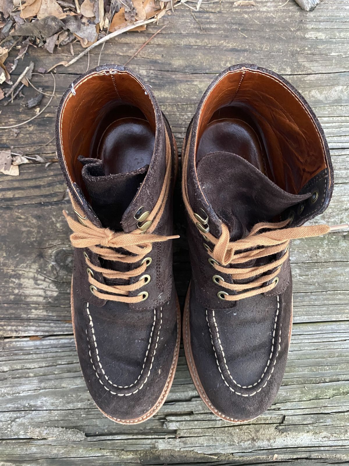 Photo by patinathunderdome on January 4, 2022 of the Grant Stone Brass Boot in C.F. Stead Earth Waxy Commander Suede.
