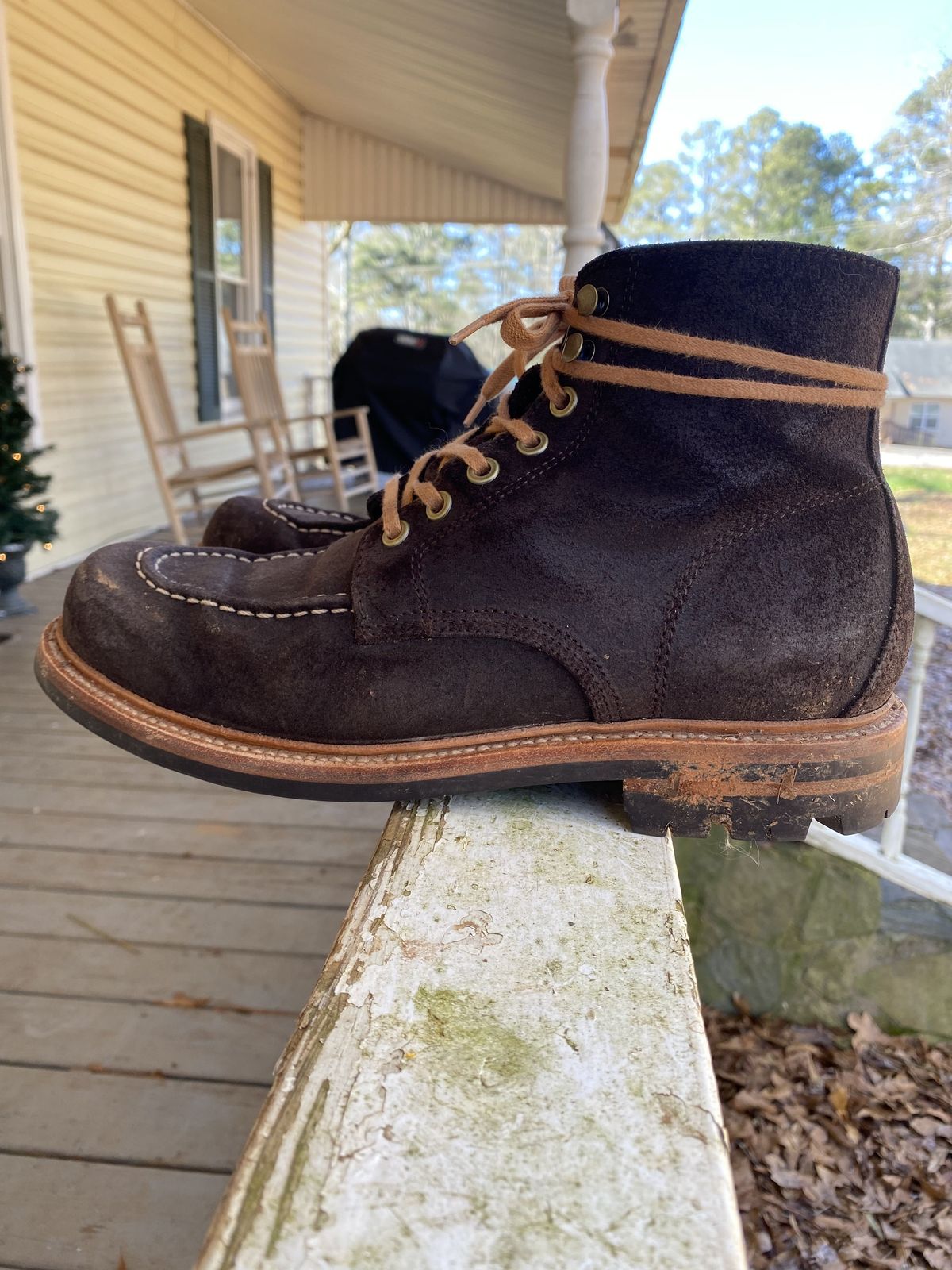 Photo by patinathunderdome on February 5, 2022 of the Grant Stone Brass Boot in C.F. Stead Earth Waxy Commander Suede.