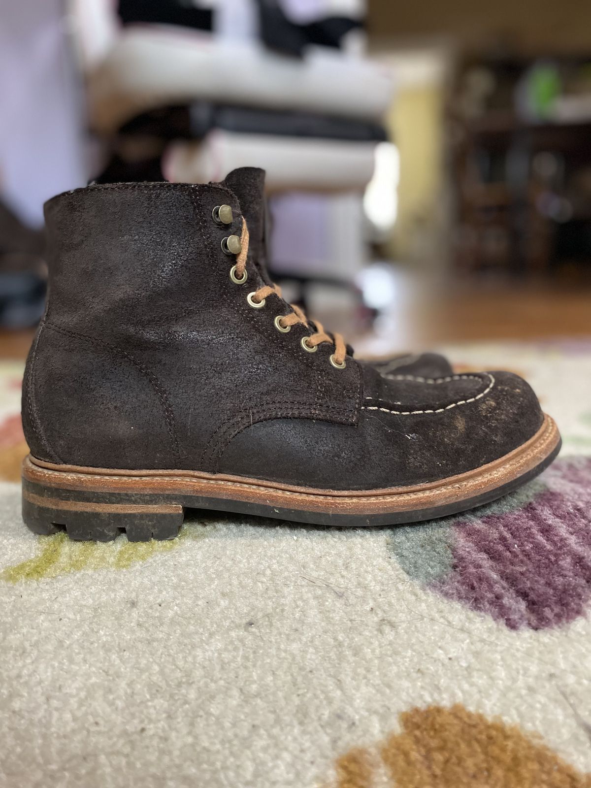 Photo by patinathunderdome on April 5, 2022 of the Grant Stone Brass Boot in C.F. Stead Earth Waxy Commander Suede.