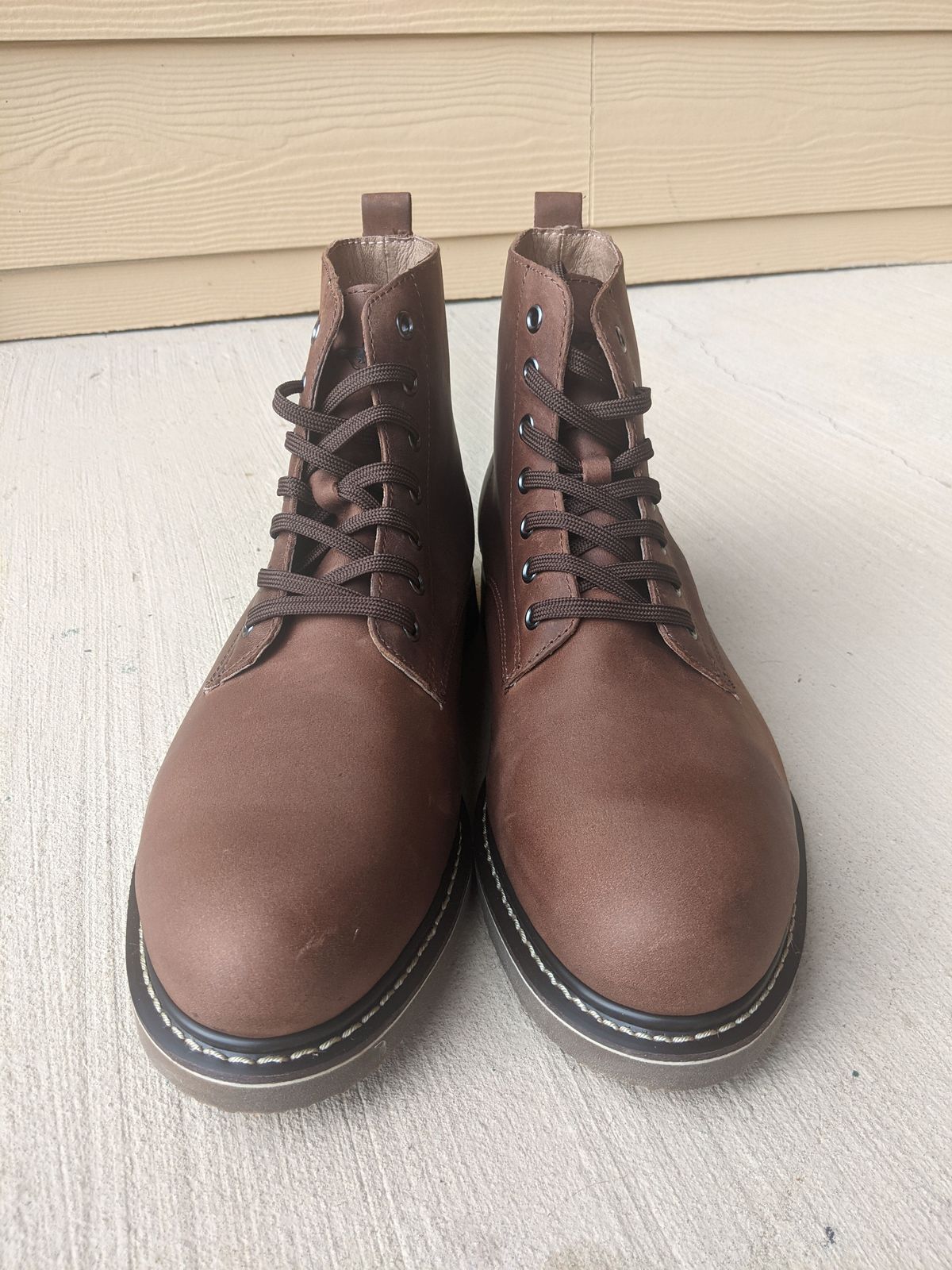 Photo by patinathunderdome on September 30, 2021 of the Golden Fox 6" Boondocker Boots in Fudge Crazy Horse.
