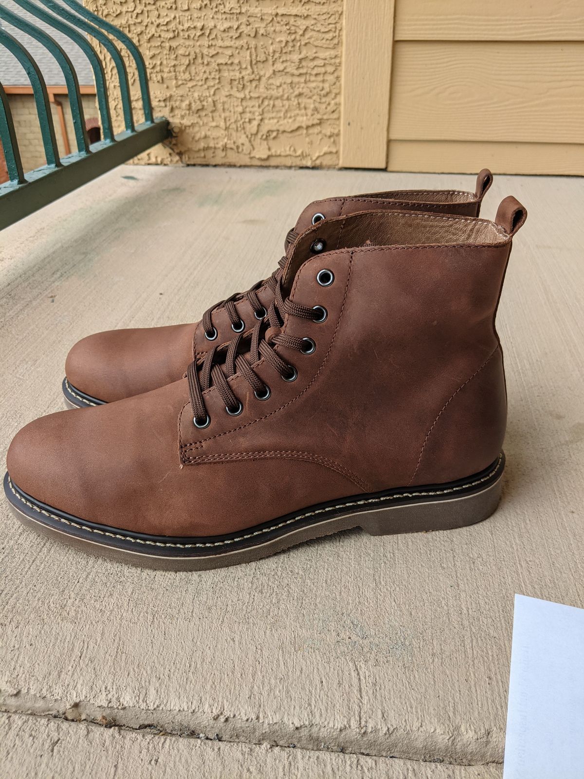 Photo by patinathunderdome on September 30, 2021 of the Golden Fox 6" Boondocker Boots in Fudge Crazy Horse.