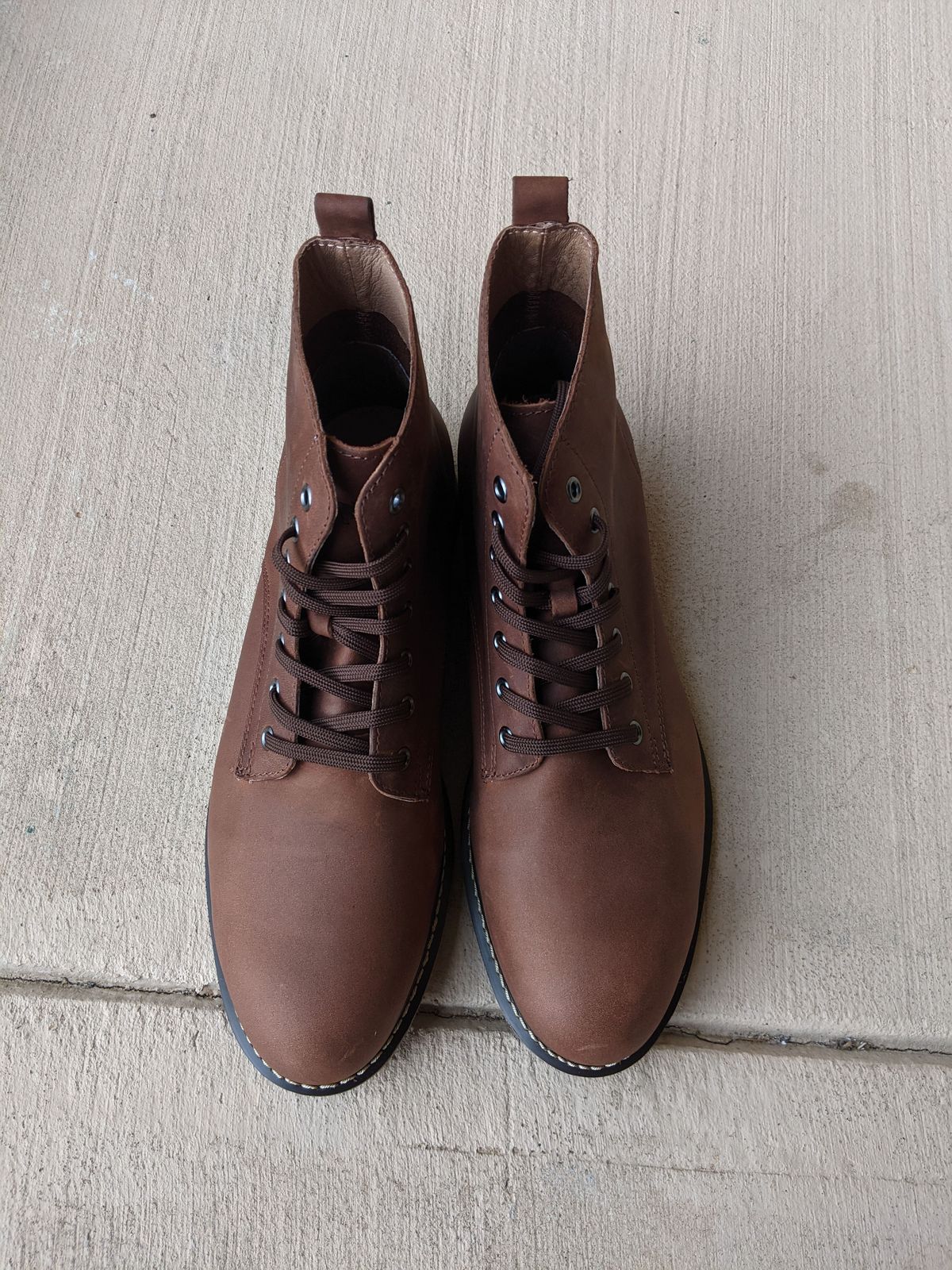 Photo by patinathunderdome on September 30, 2021 of the Golden Fox 6" Boondocker Boots in Fudge Crazy Horse.