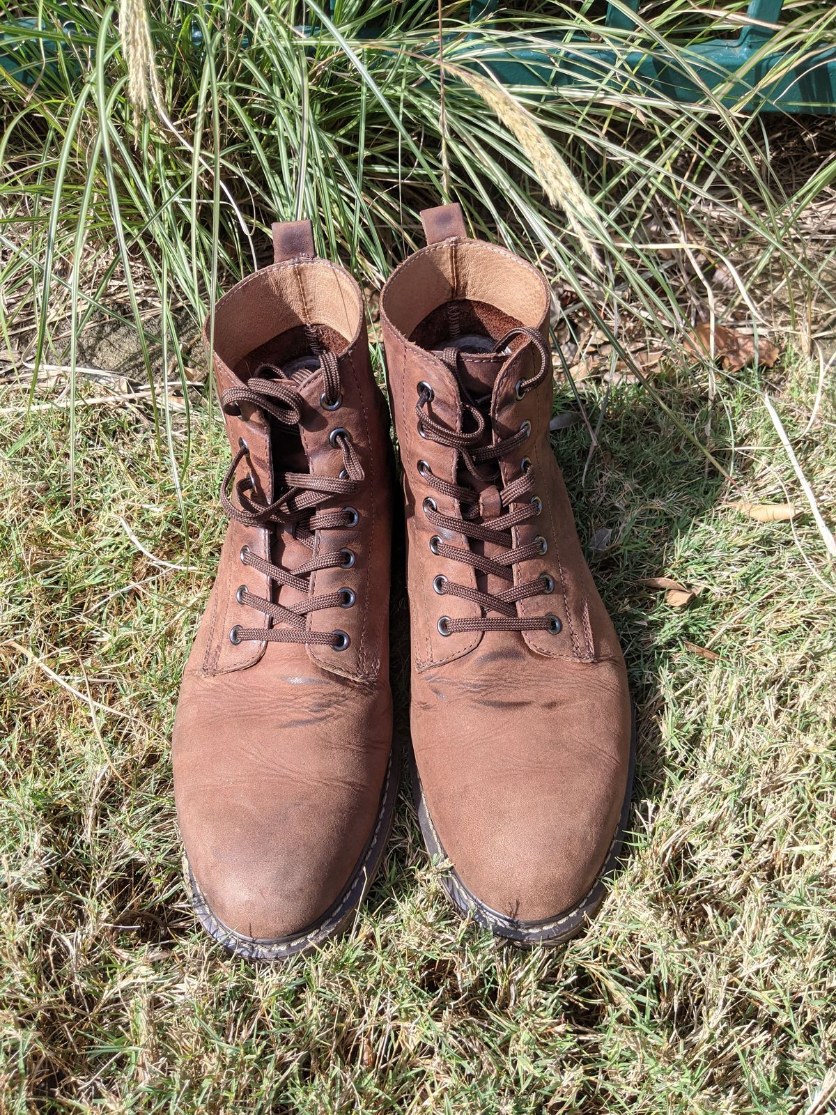 Photo by patinathunderdome on November 4, 2021 of the Golden Fox 6" Boondocker Boots in Fudge Crazy Horse.