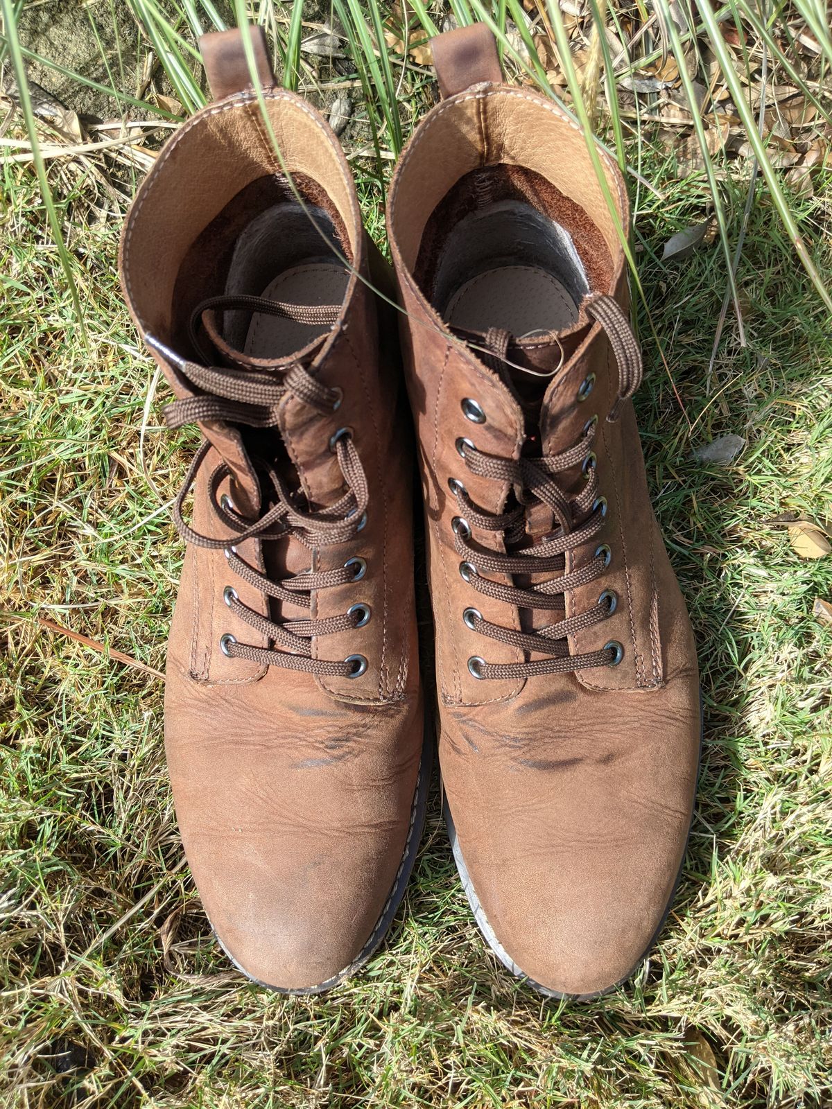 Photo by patinathunderdome on November 4, 2021 of the Golden Fox 6" Boondocker Boots in Fudge Crazy Horse.