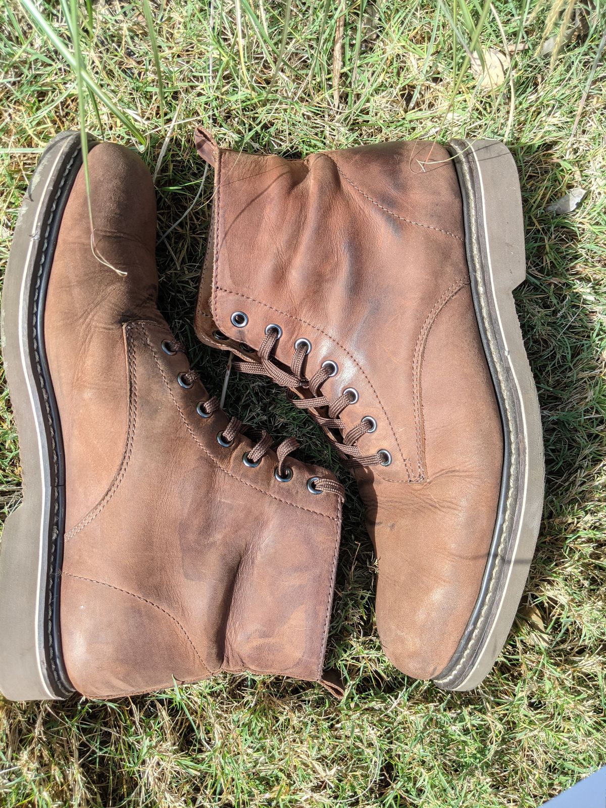 Photo by patinathunderdome on November 4, 2021 of the Golden Fox 6" Boondocker Boots in Fudge Crazy Horse.